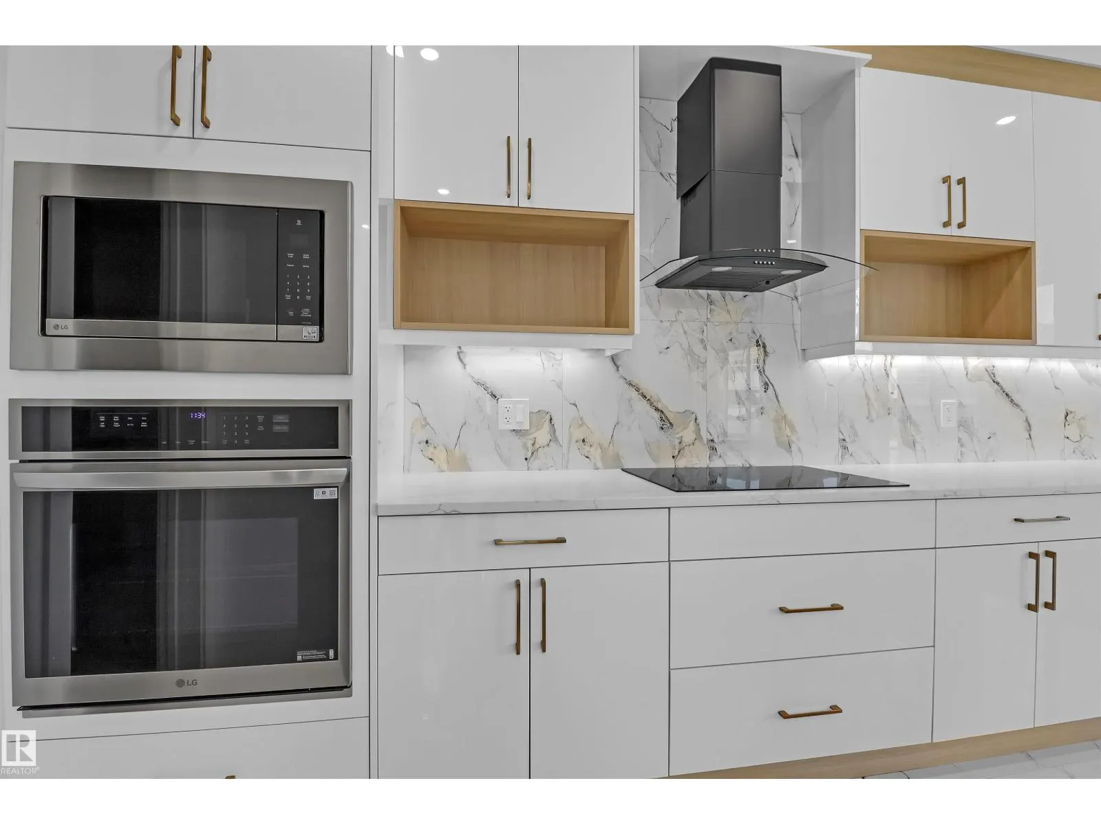 1504 151 AV NW