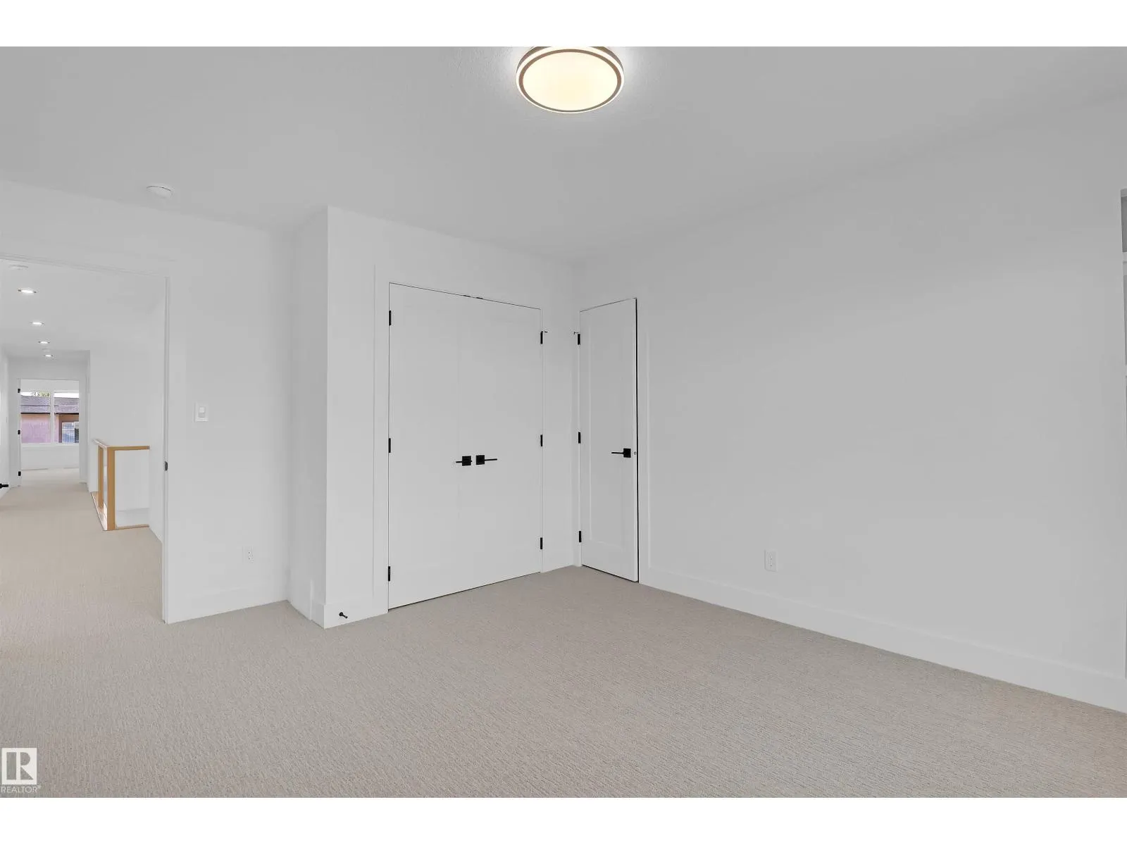 1504 151 AV NW