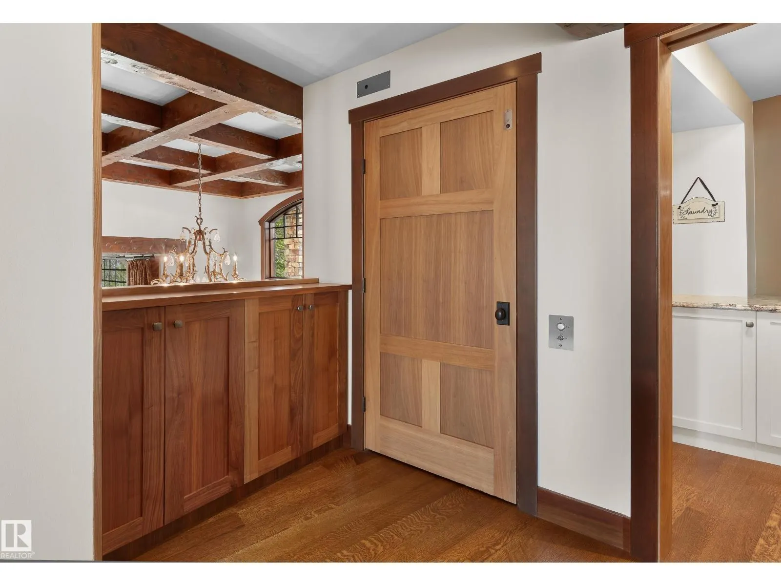 5 DONSDALE CR NW