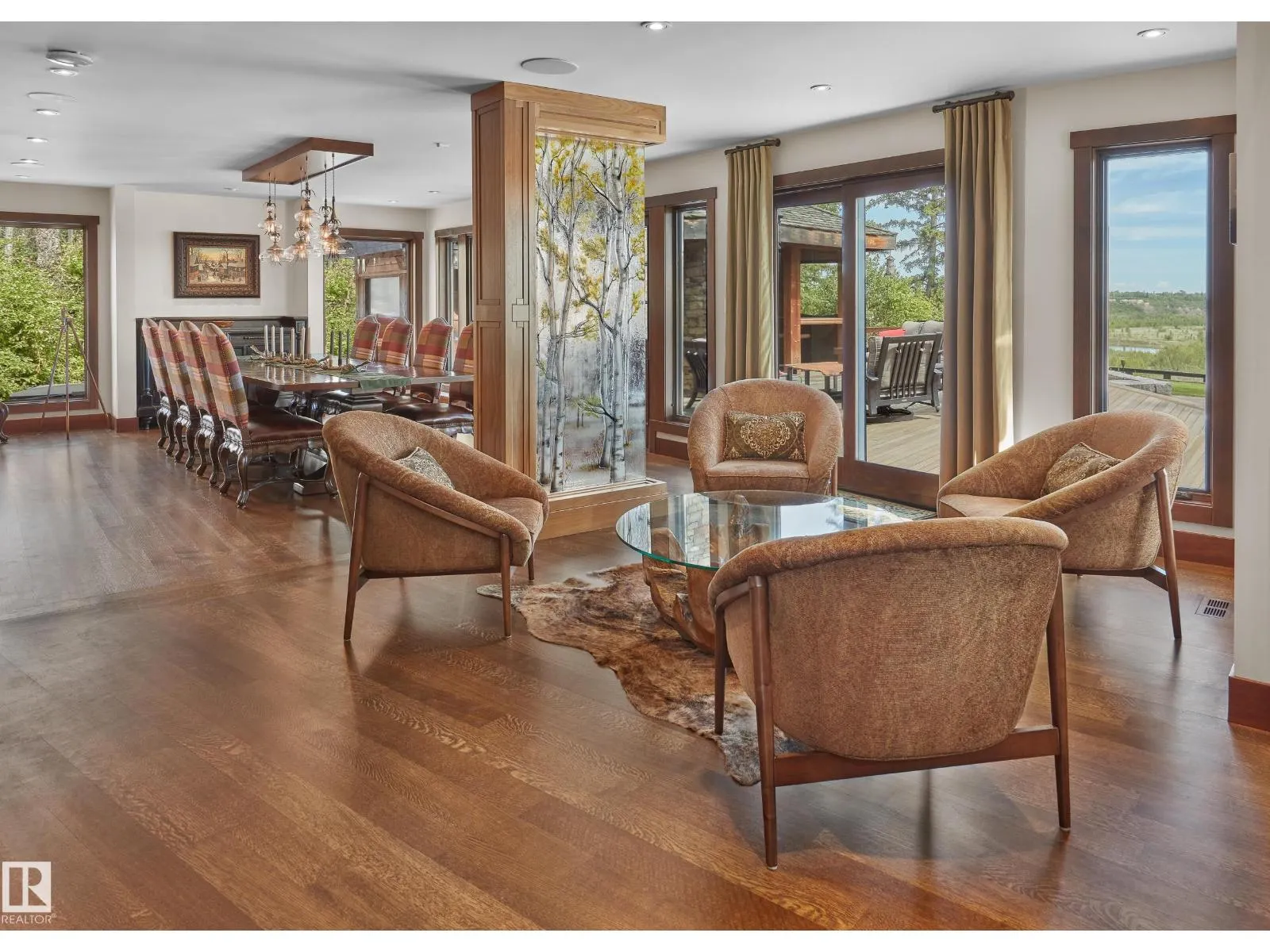 5 DONSDALE CR NW