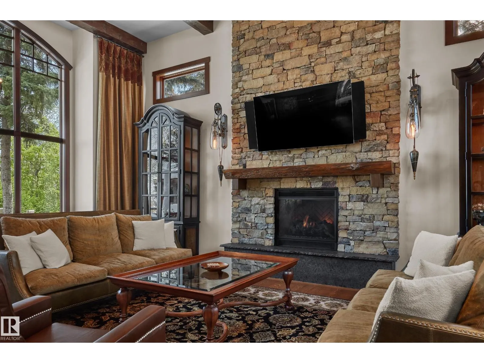 5 DONSDALE CR NW