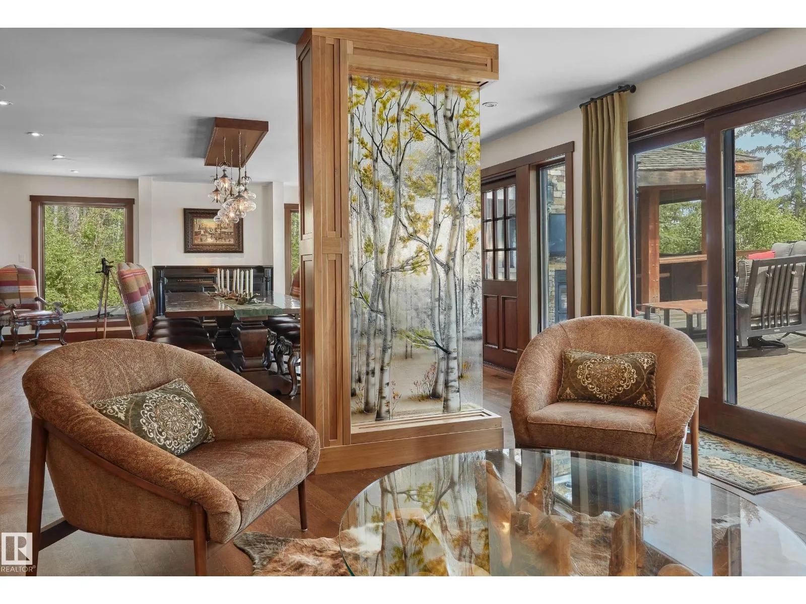 5 DONSDALE CR NW