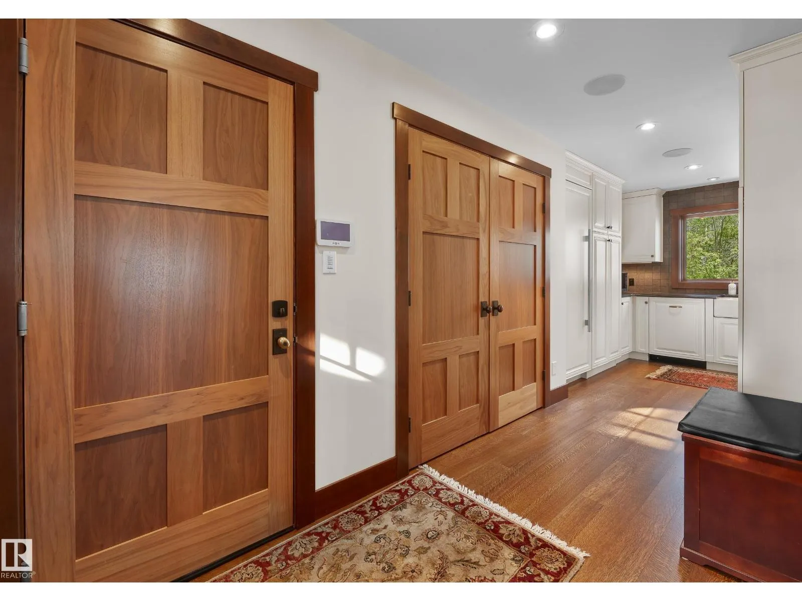 5 DONSDALE CR NW