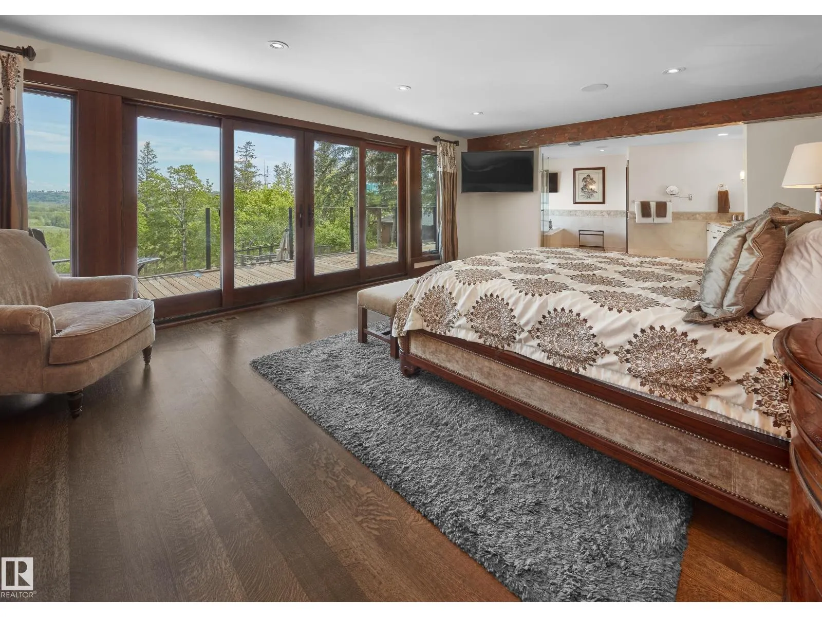 5 DONSDALE CR NW