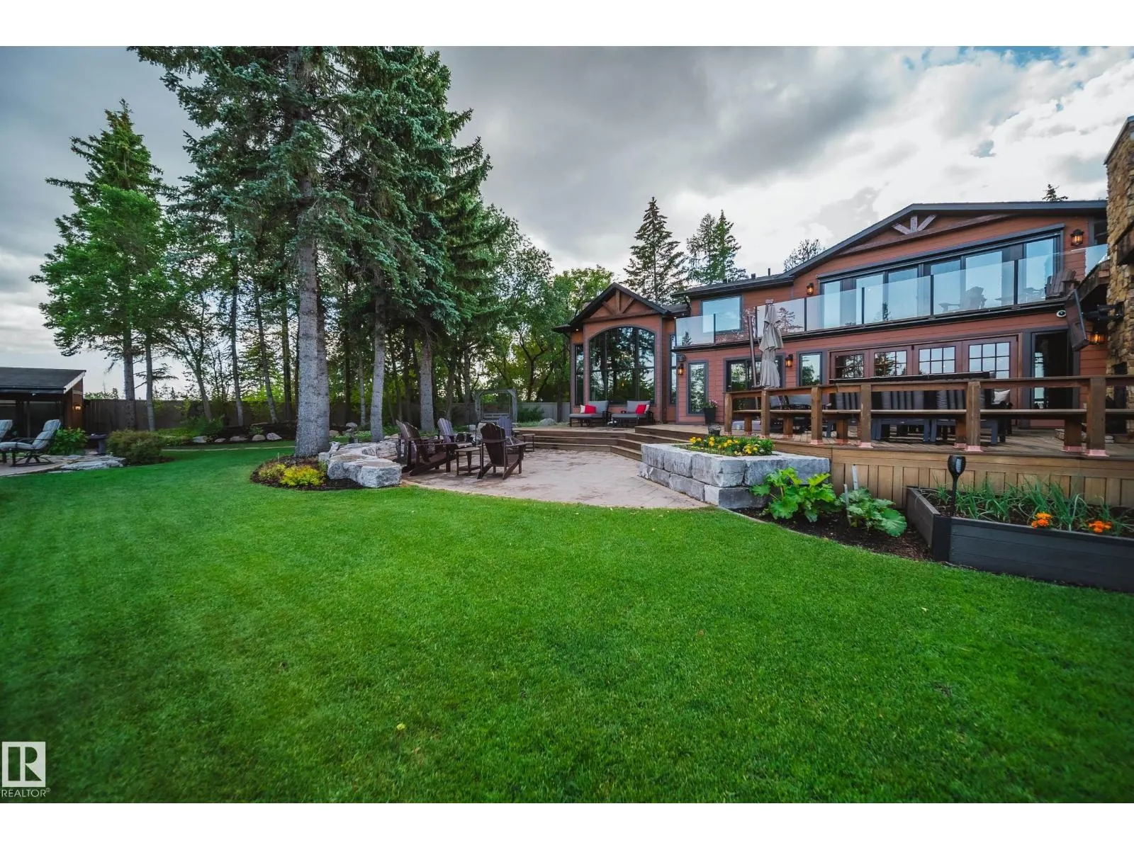 5 DONSDALE CR NW