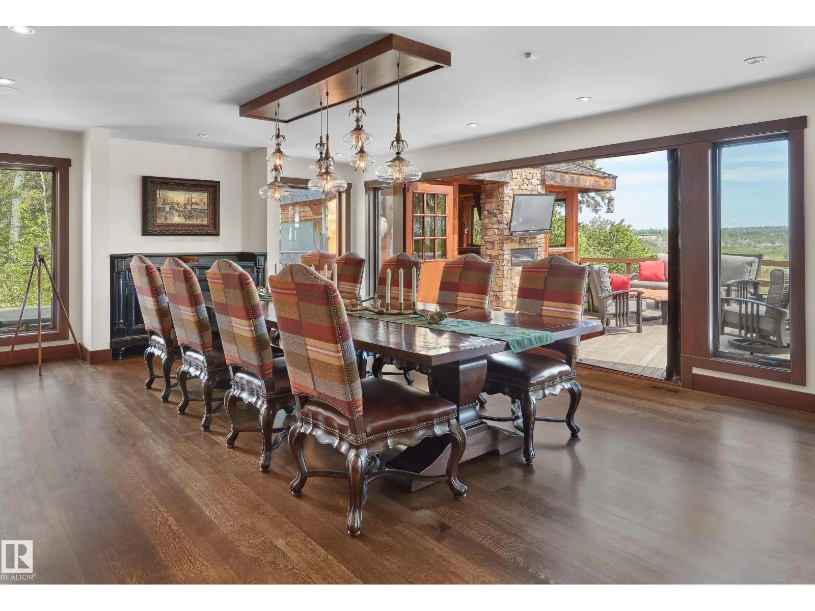 5 DONSDALE CR NW