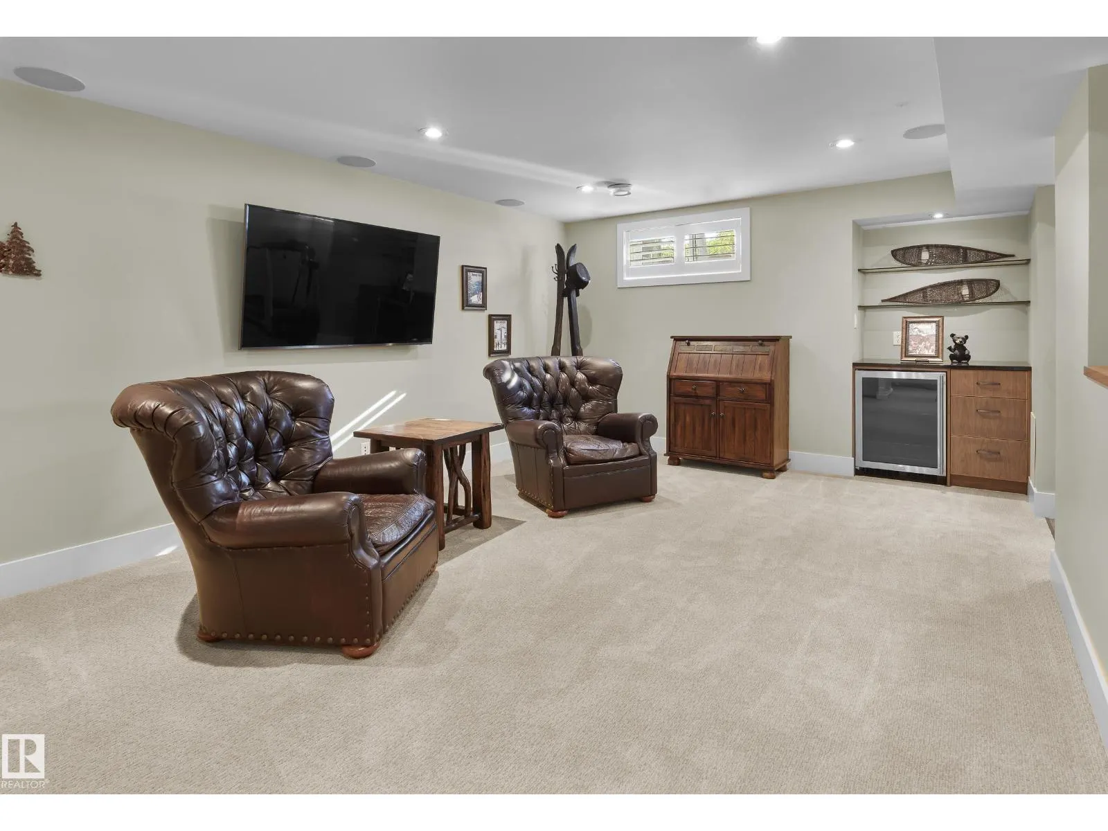 5 DONSDALE CR NW