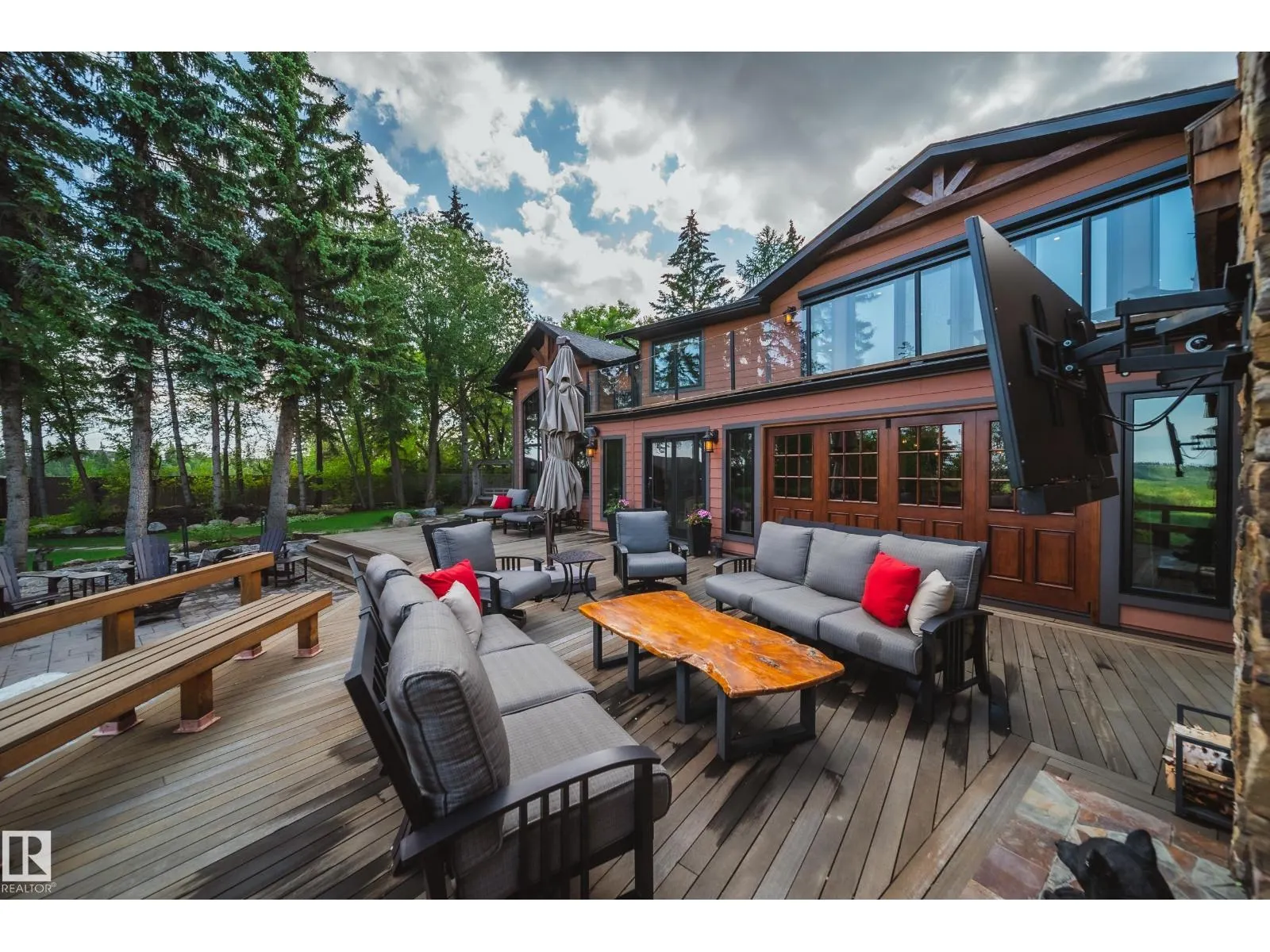 5 DONSDALE CR NW