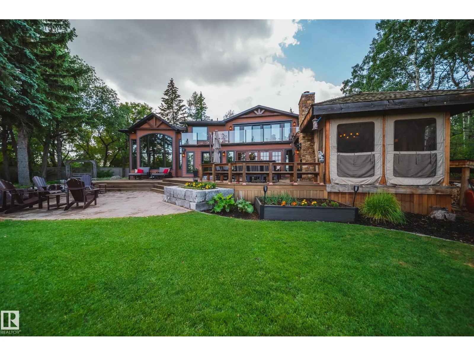 5 DONSDALE CR NW