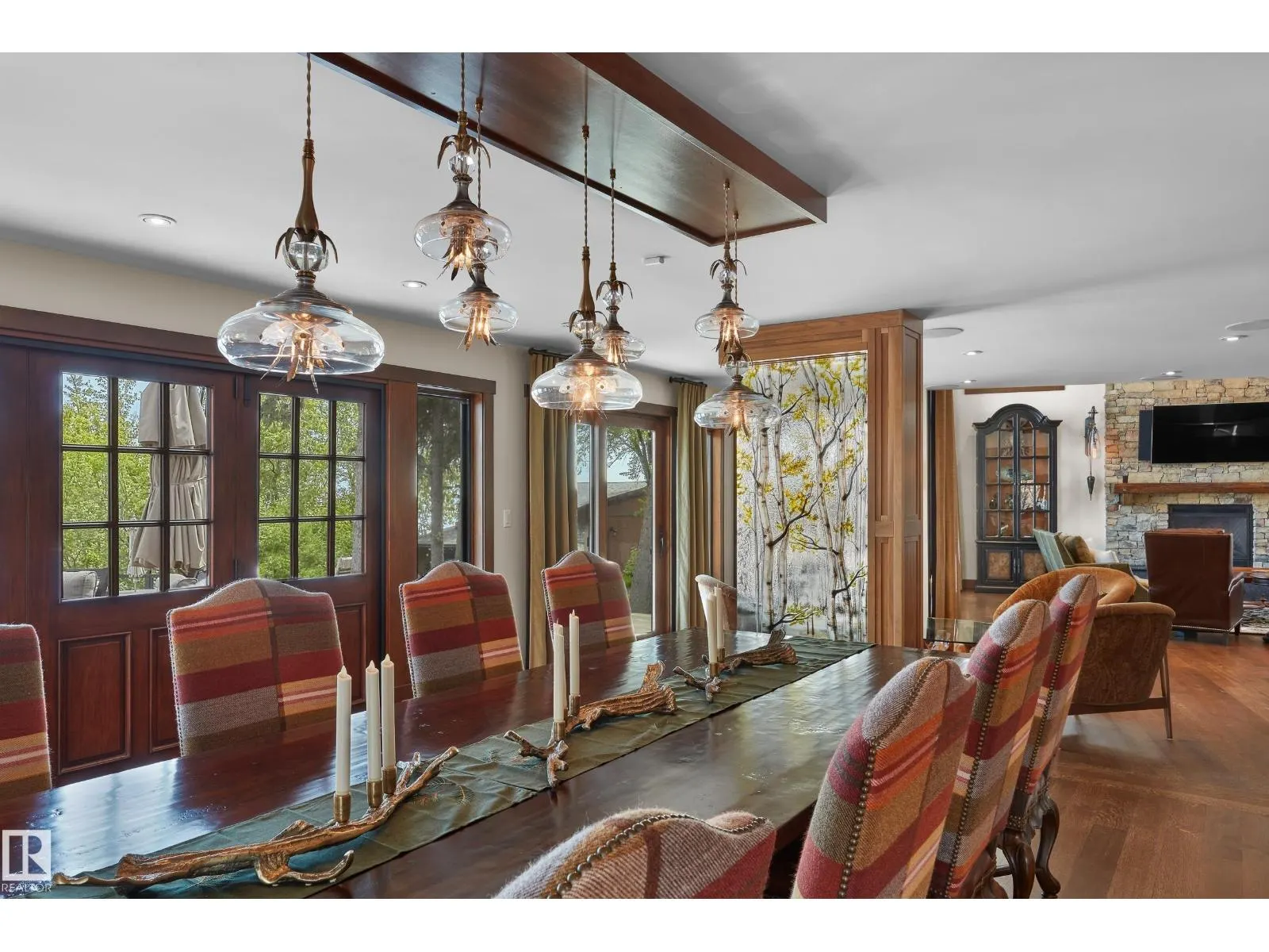 5 DONSDALE CR NW