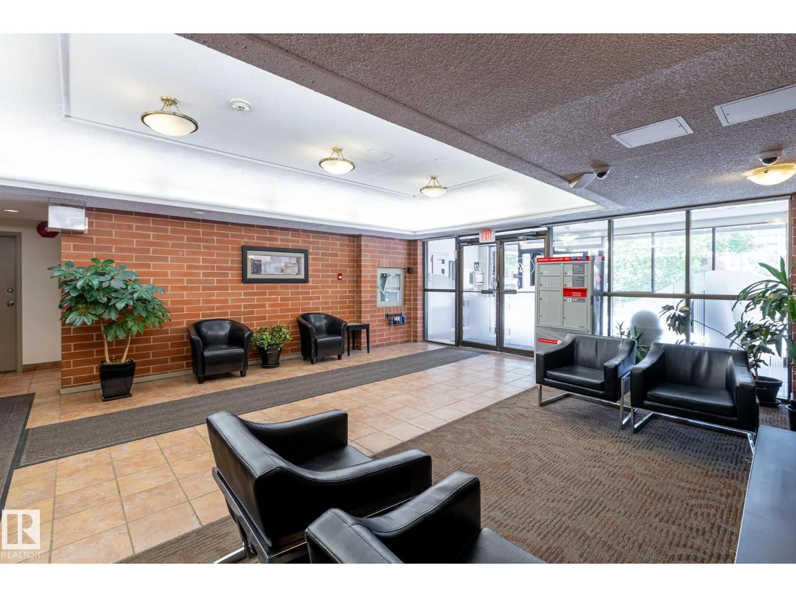 #508 9917 110 ST NW