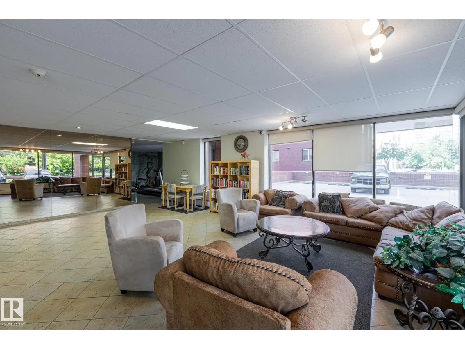 #508 9917 110 ST NW