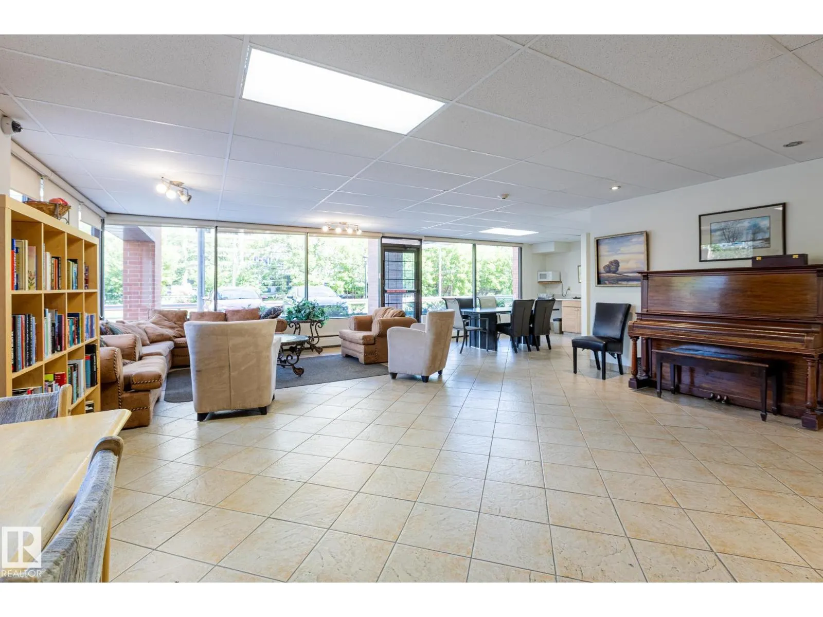 #508 9917 110 ST NW