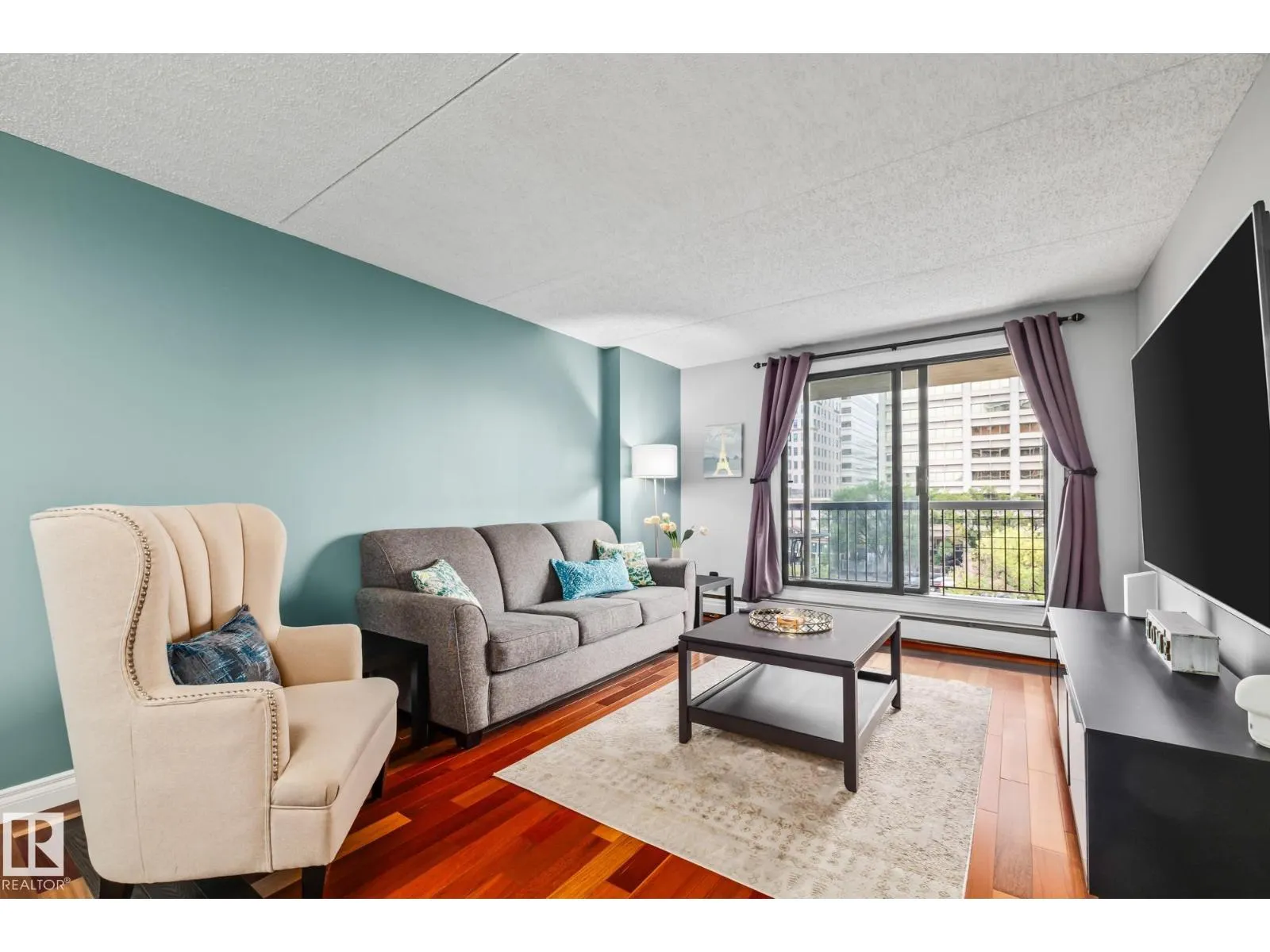#508 9917 110 ST NW