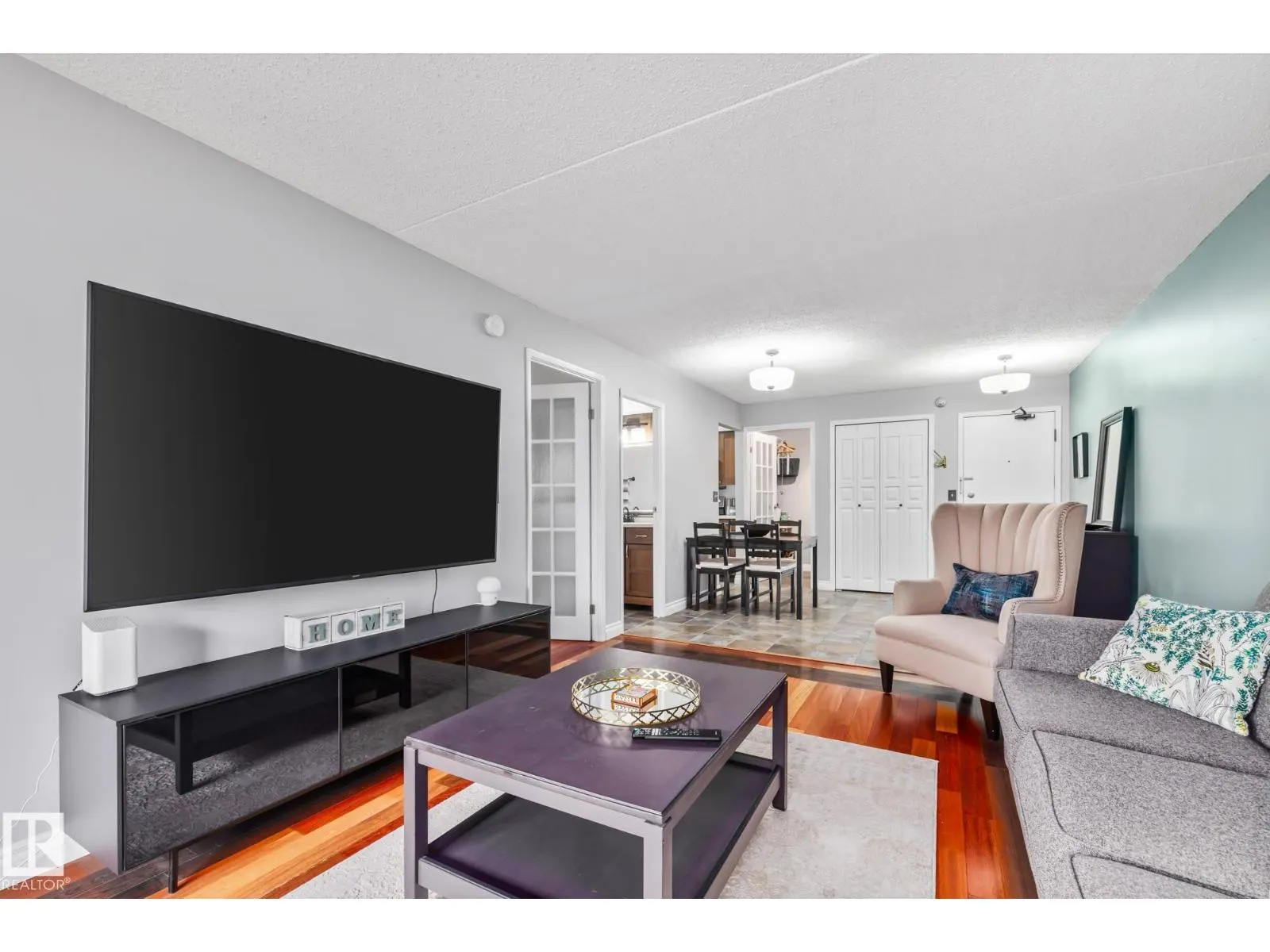 #508 9917 110 ST NW