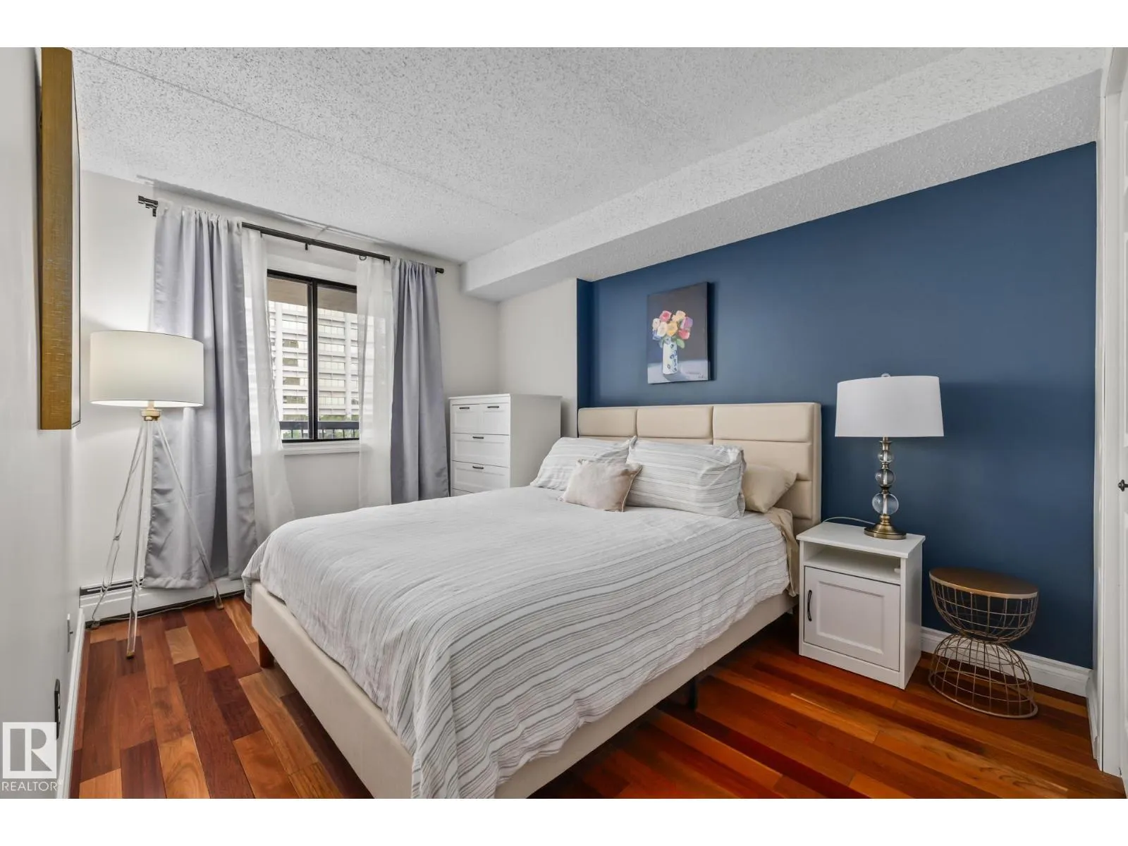#508 9917 110 ST NW