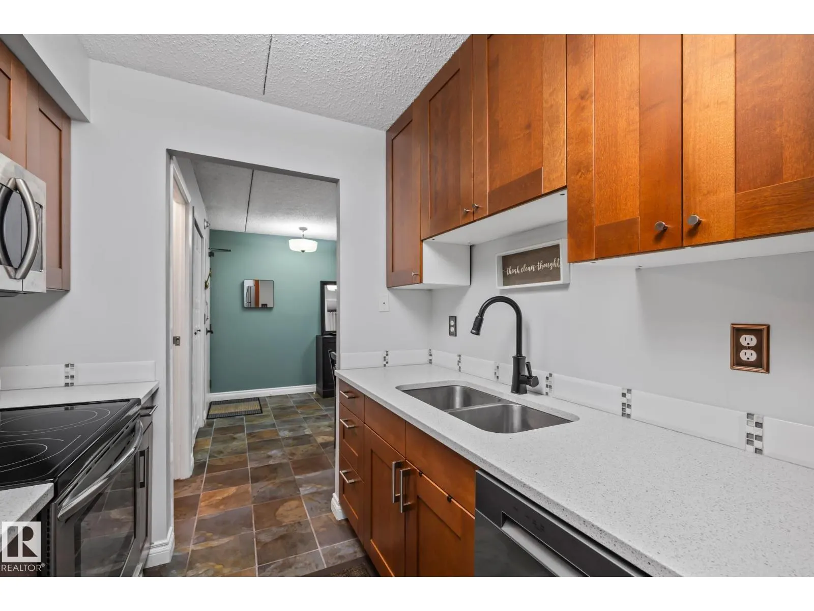 #508 9917 110 ST NW