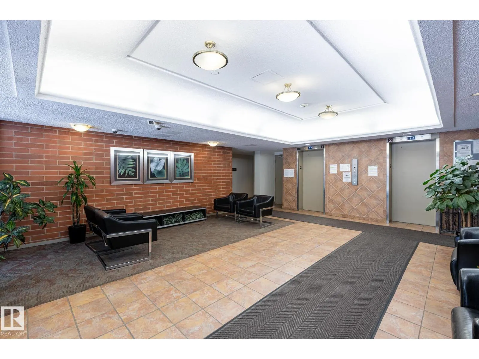 #508 9917 110 ST NW
