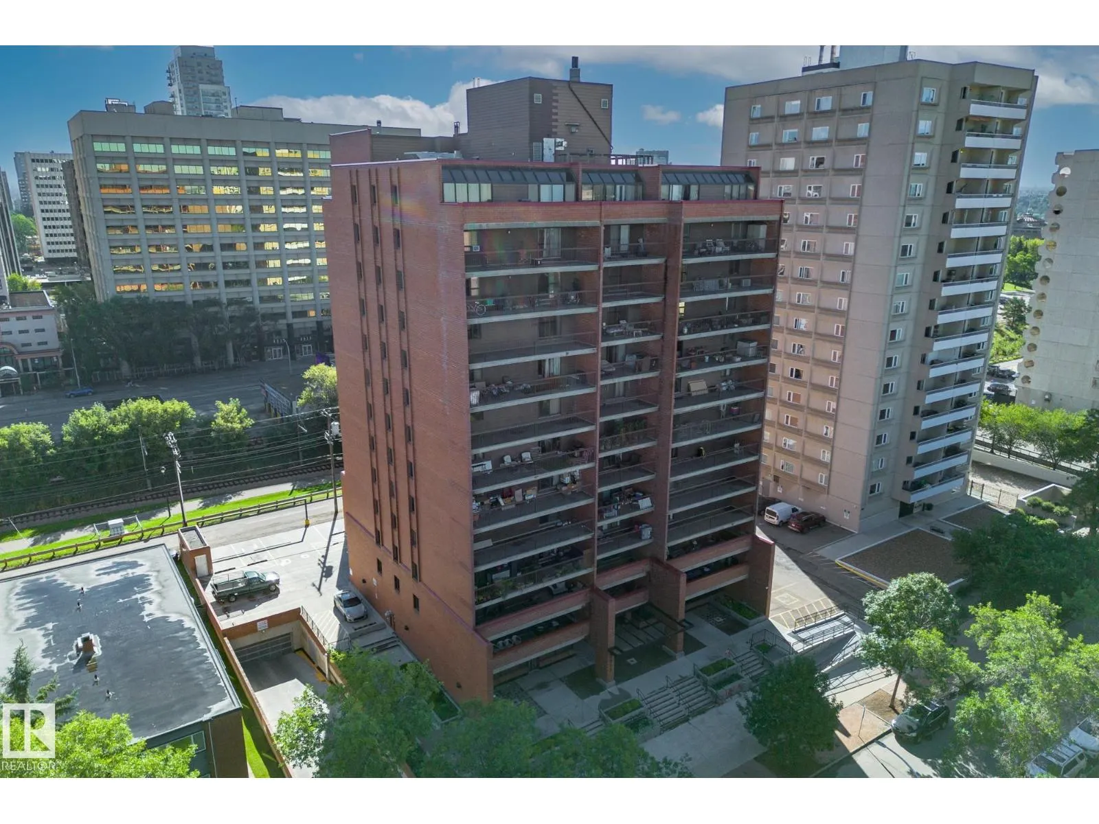 #508 9917 110 ST NW