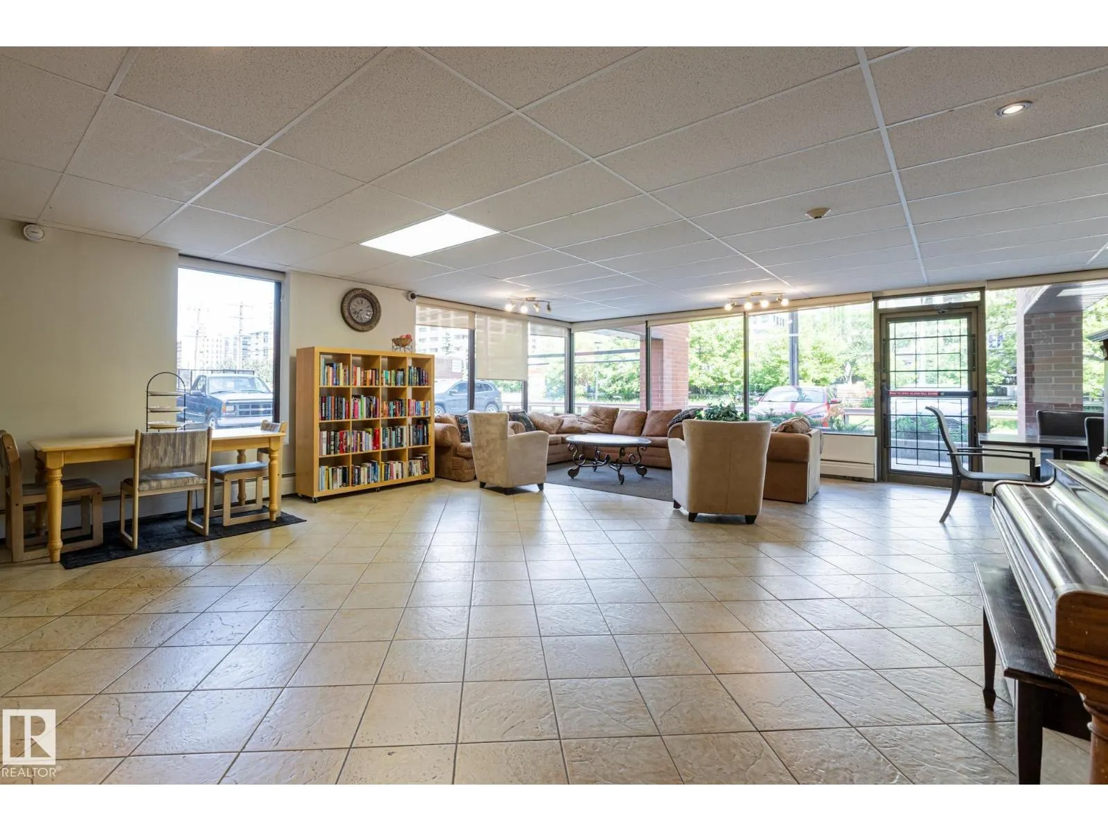 #508 9917 110 ST NW