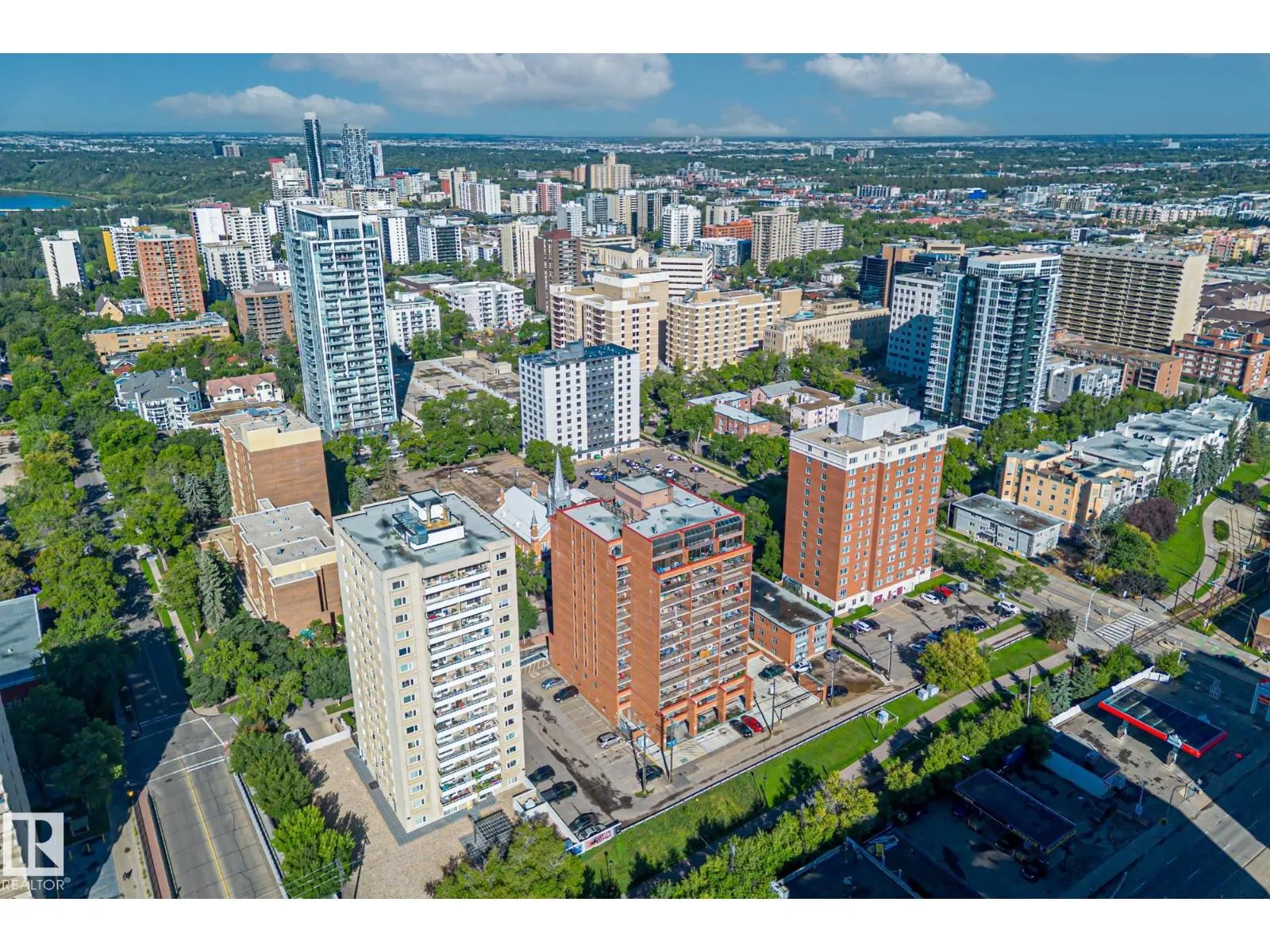 #508 9917 110 ST NW