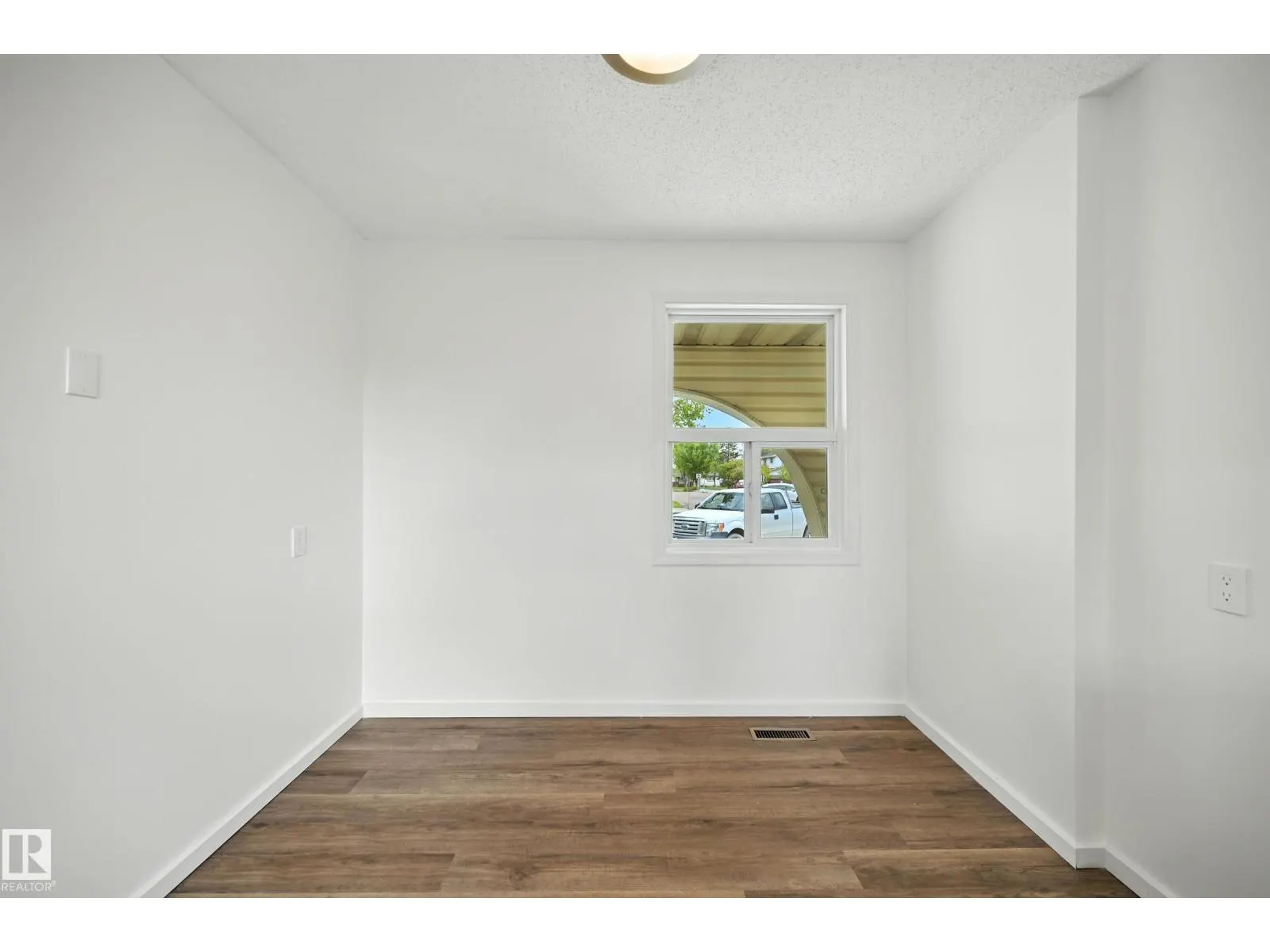 10333 172 AV NW