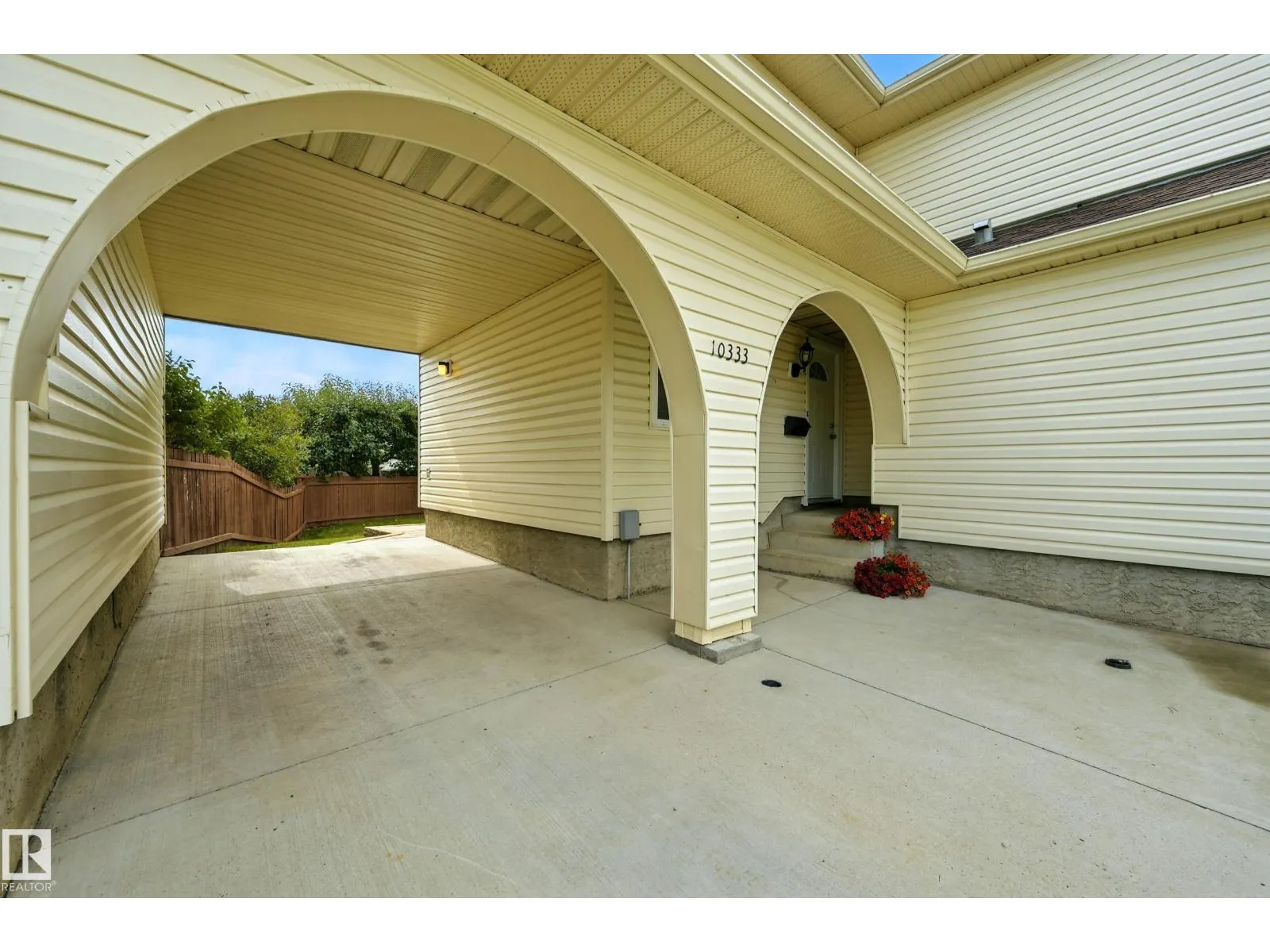 10333 172 AV NW