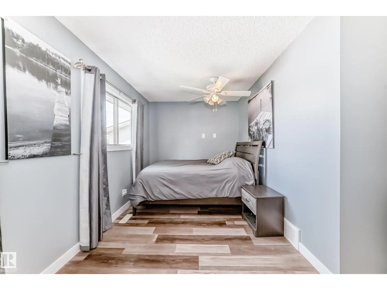 8803 16 AV NW