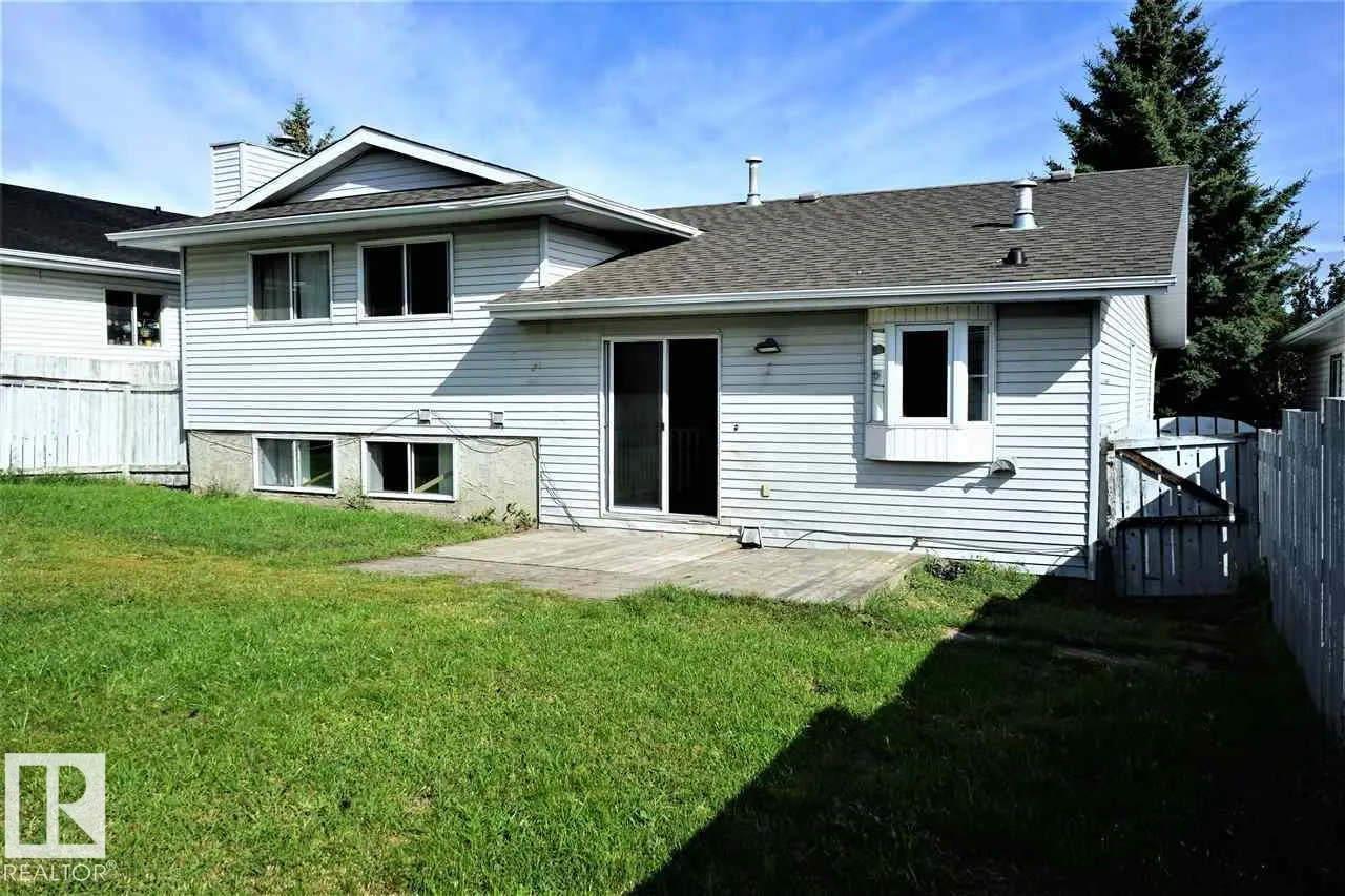 6041 40 AV NW