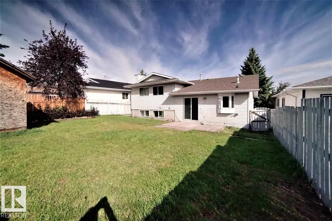 6041 40 AV NW