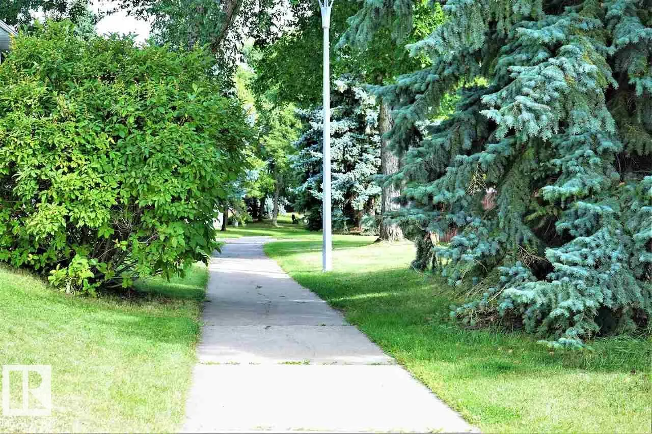 6041 40 AV NW