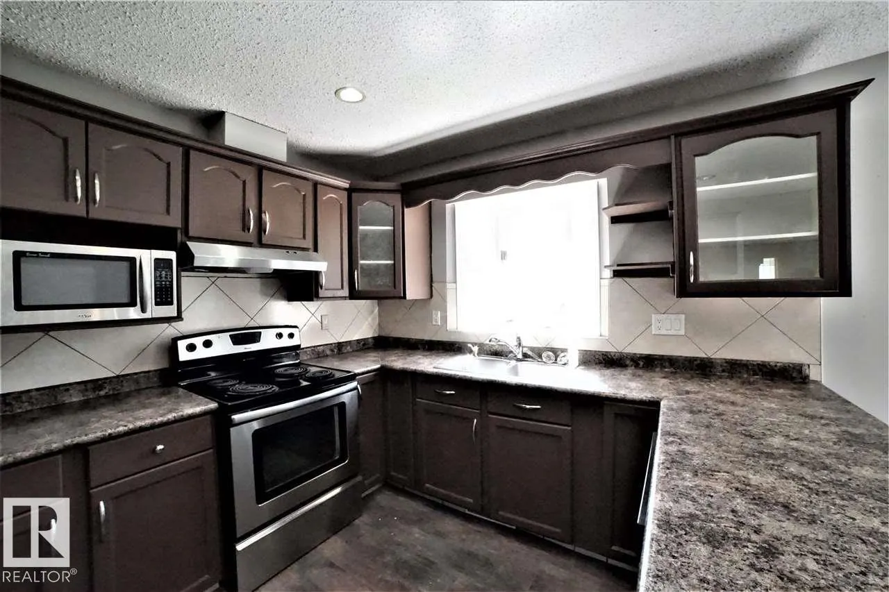 6041 40 AV NW
