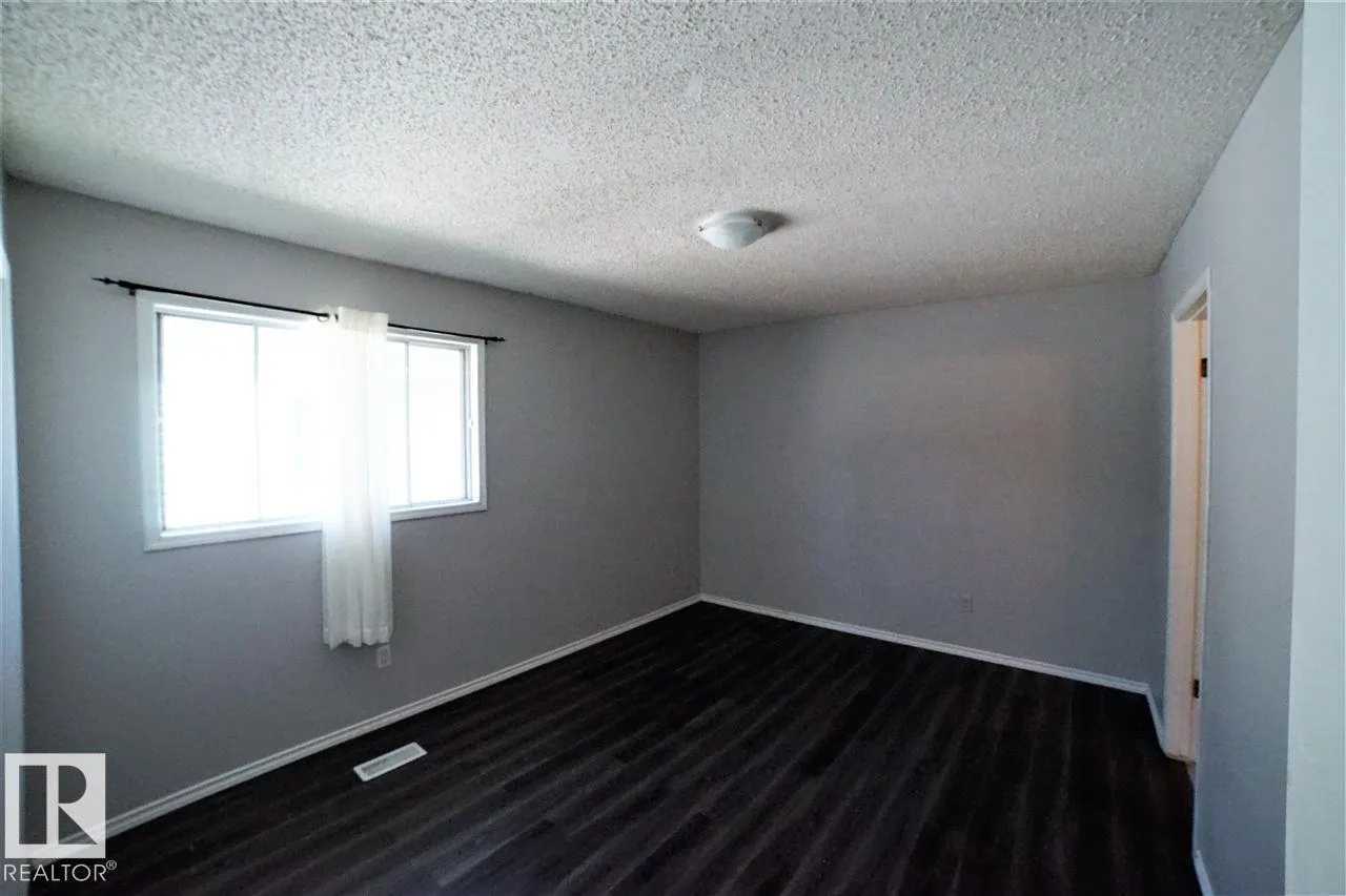6041 40 AV NW