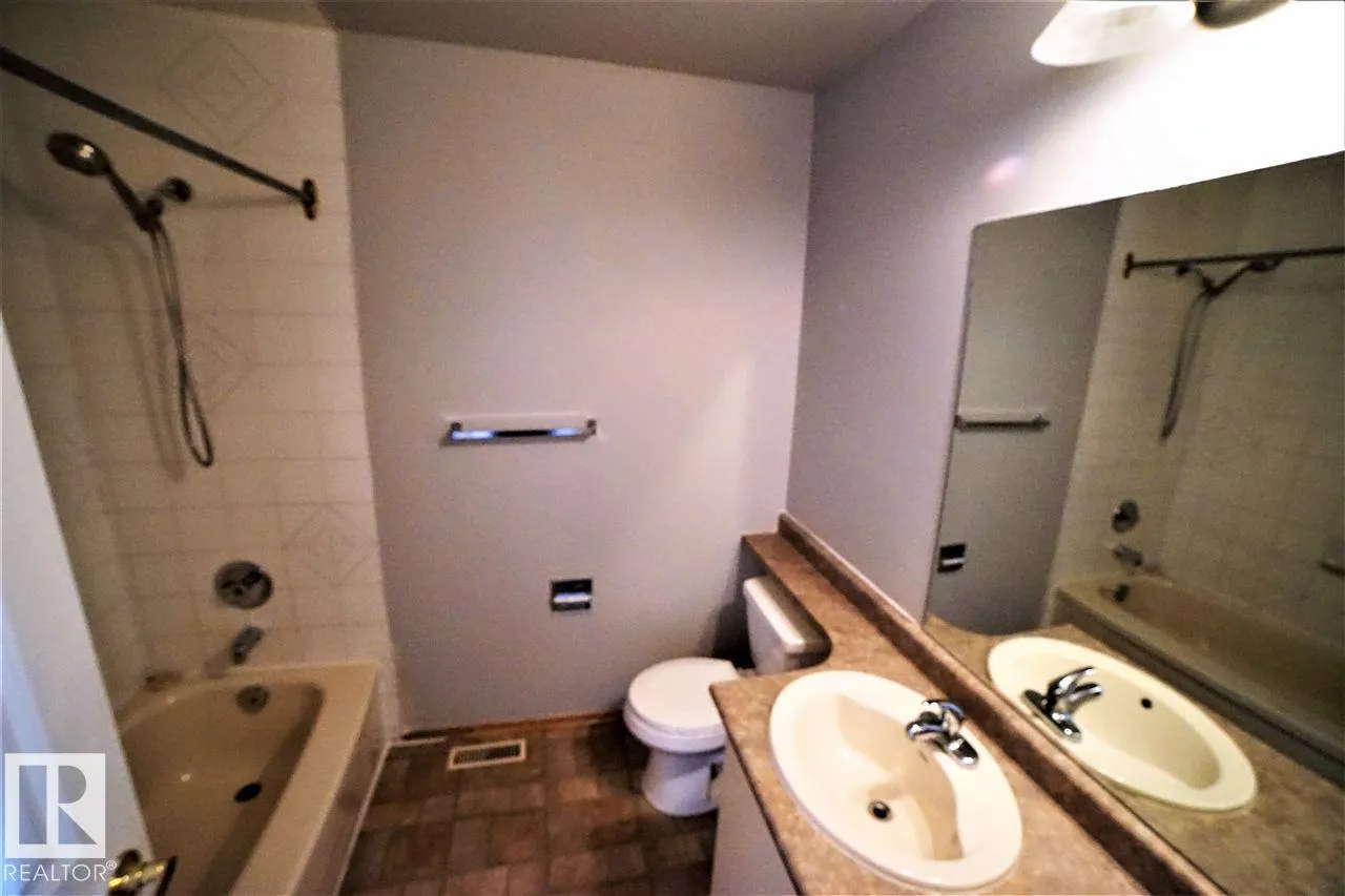 6041 40 AV NW