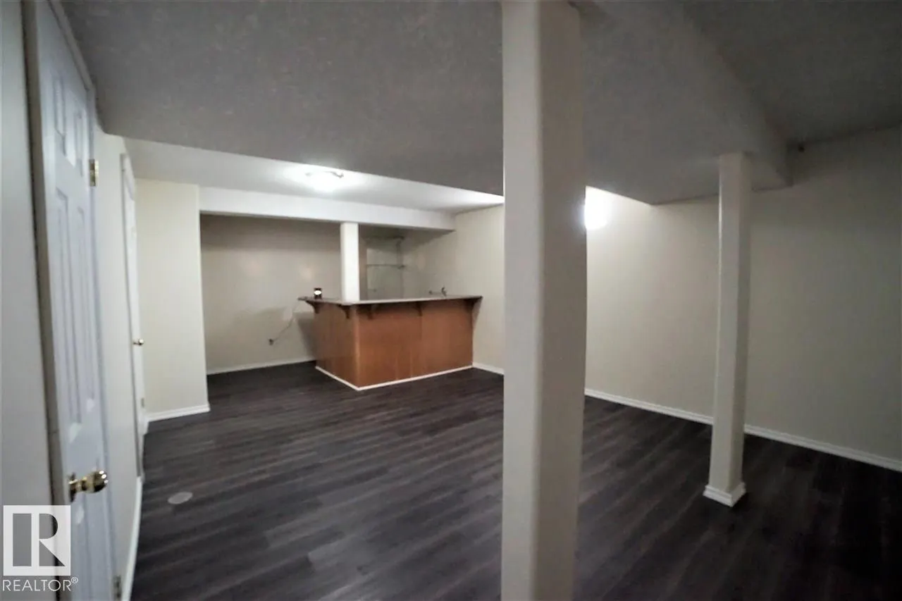 6041 40 AV NW