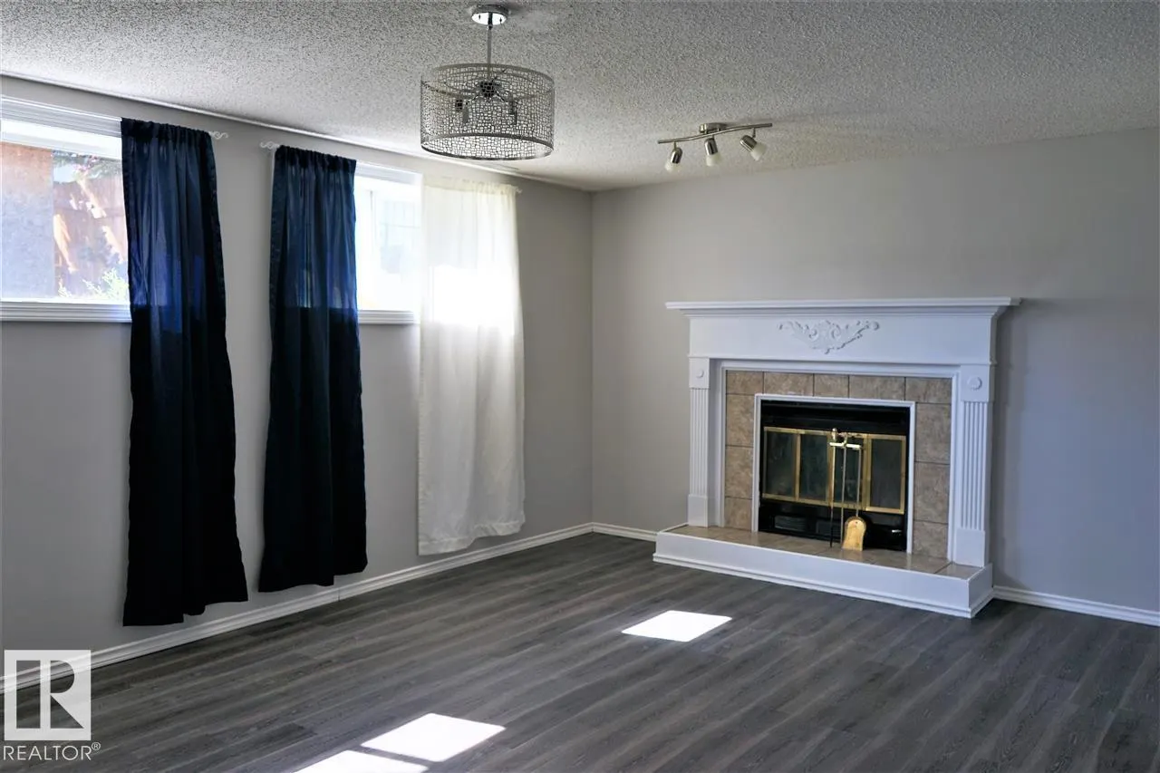 6041 40 AV NW