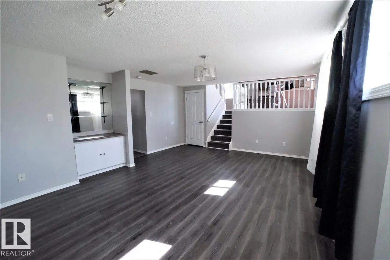 6041 40 AV NW