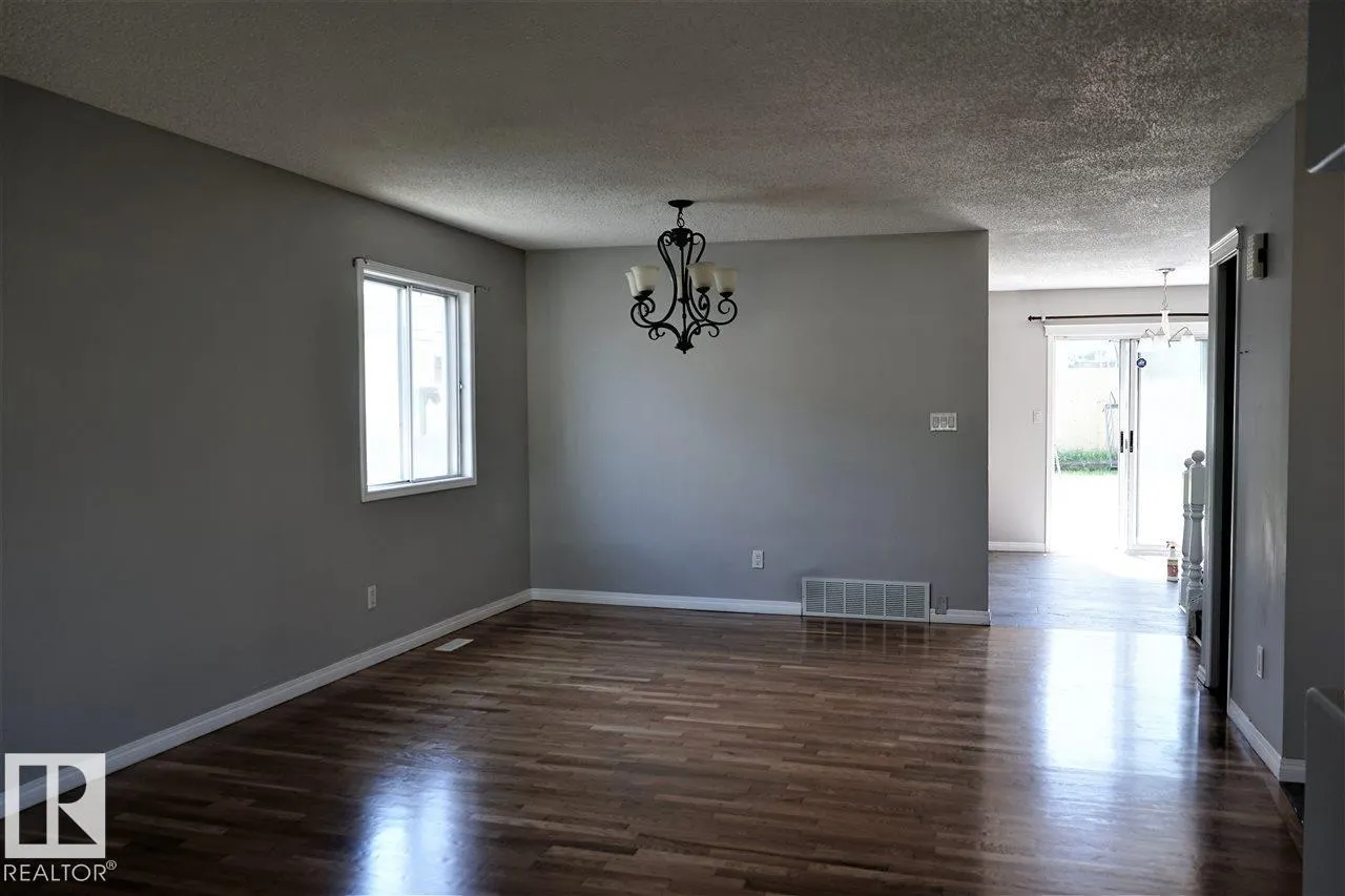6041 40 AV NW