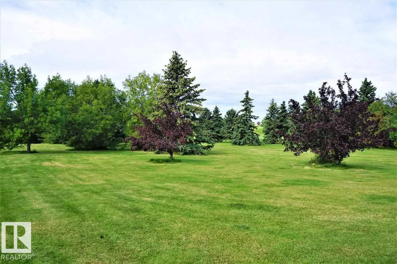 6041 40 AV NW