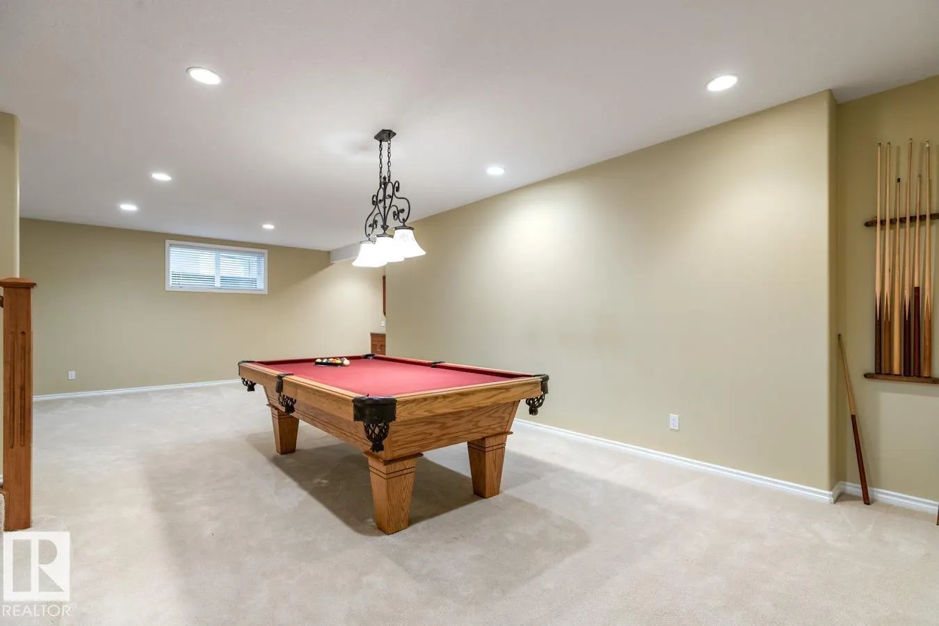 12 COUNTRY CLUB PL