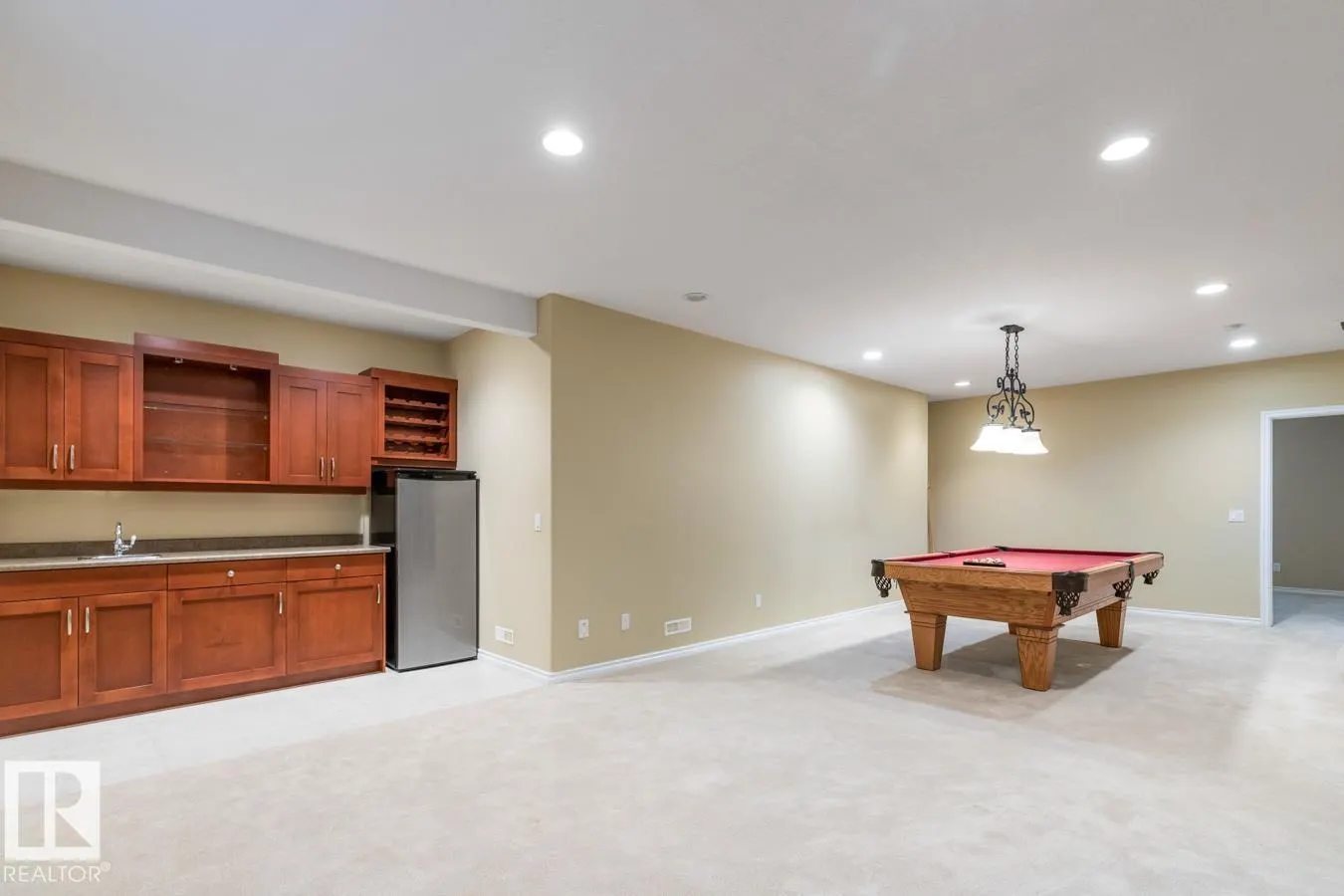 12 COUNTRY CLUB PL