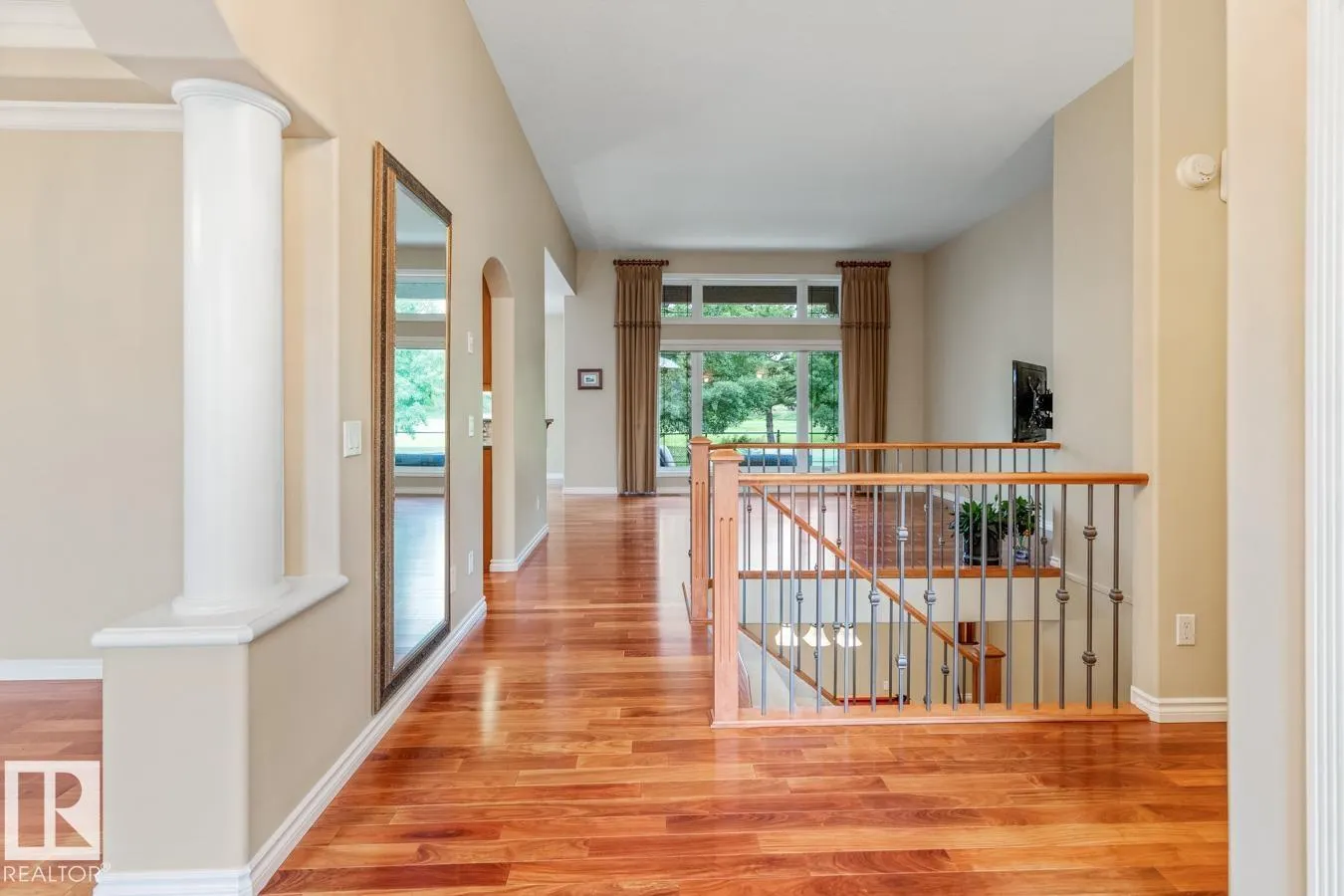 12 COUNTRY CLUB PL