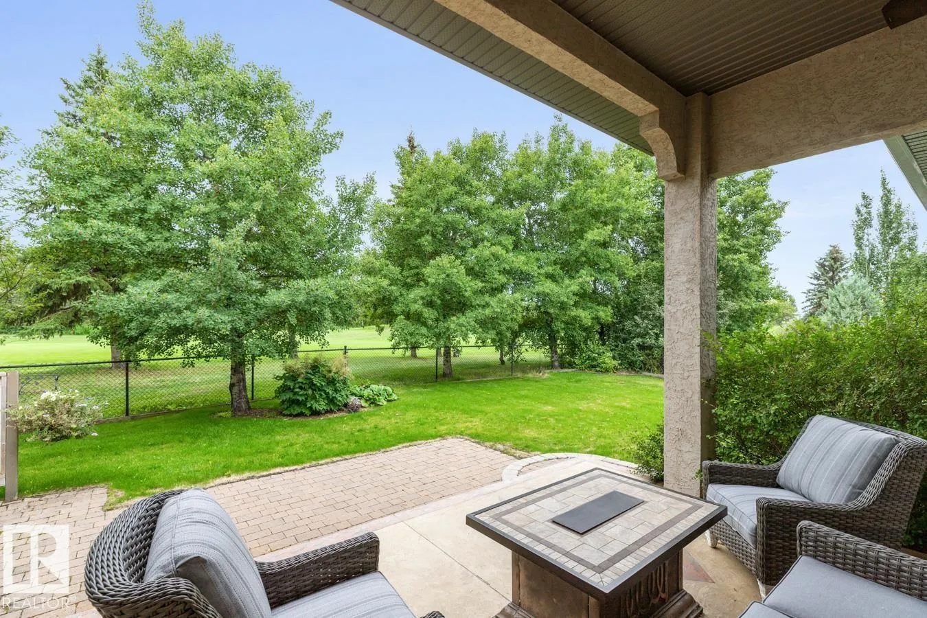 12 COUNTRY CLUB PL