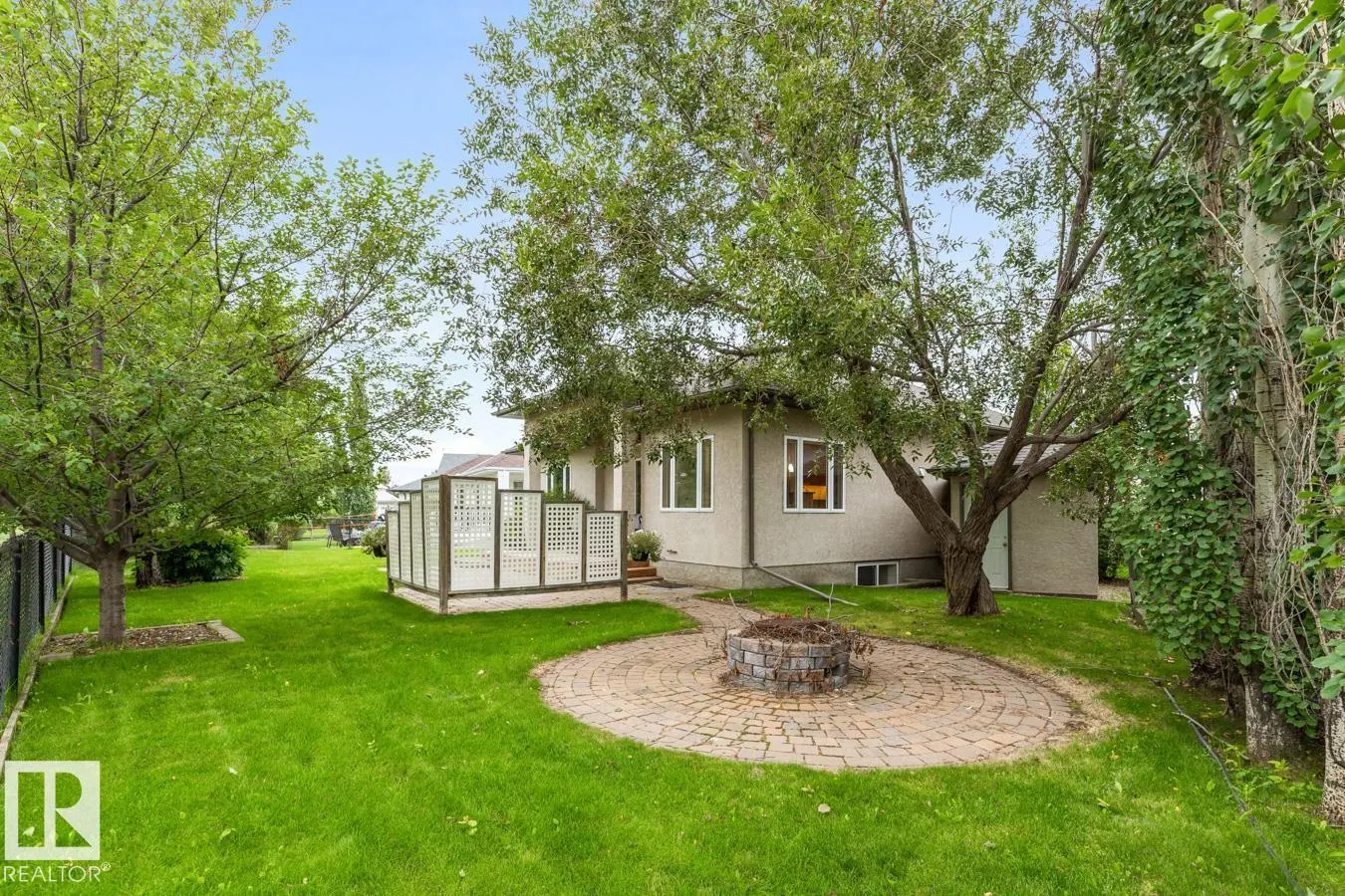 12 COUNTRY CLUB PL