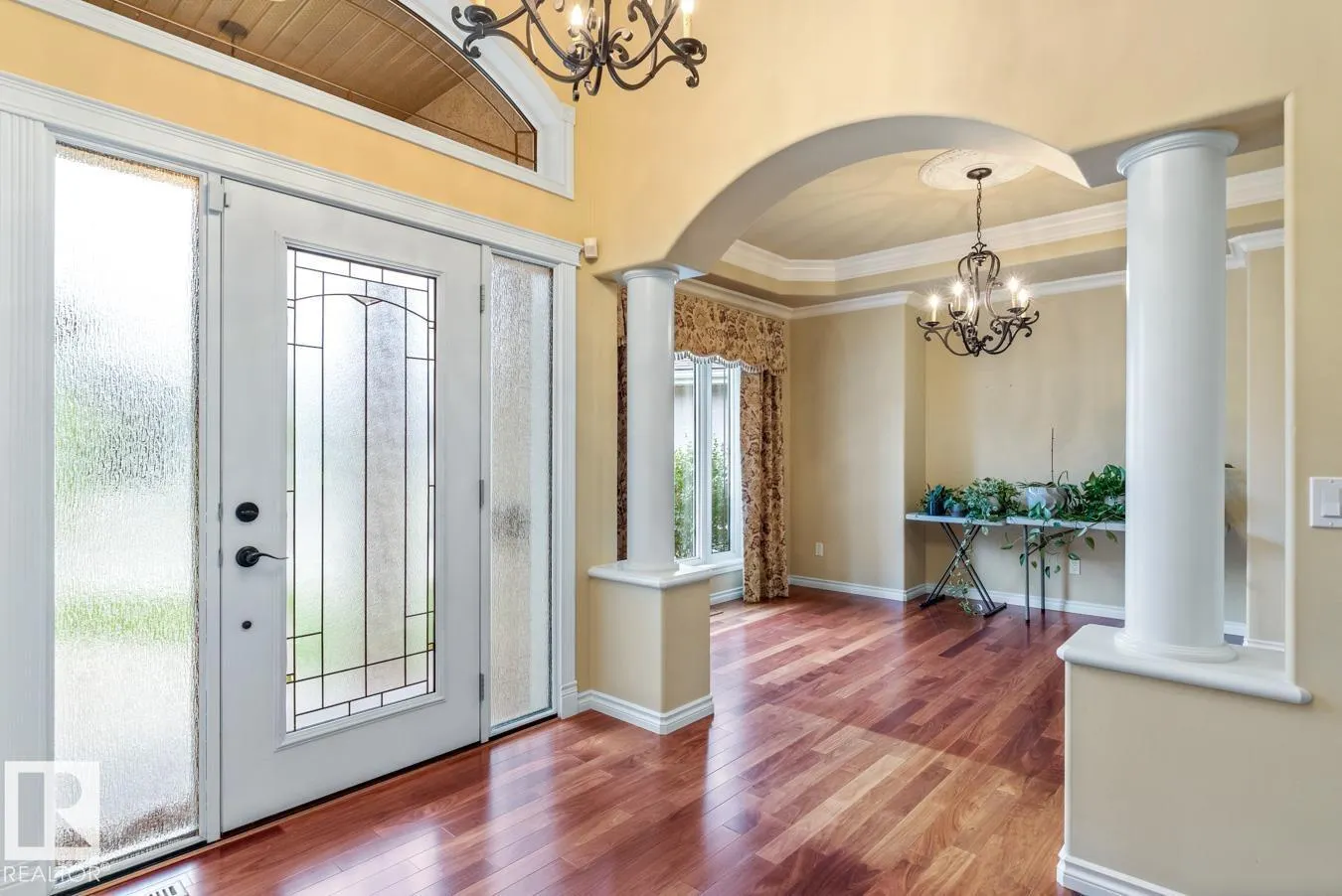 12 COUNTRY CLUB PL