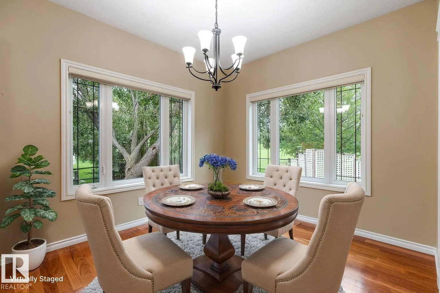 12 COUNTRY CLUB PL