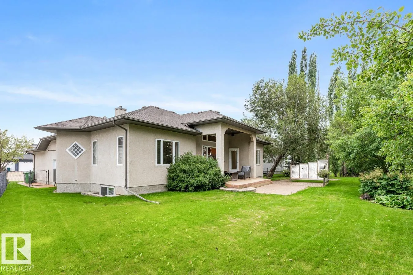 12 COUNTRY CLUB PL