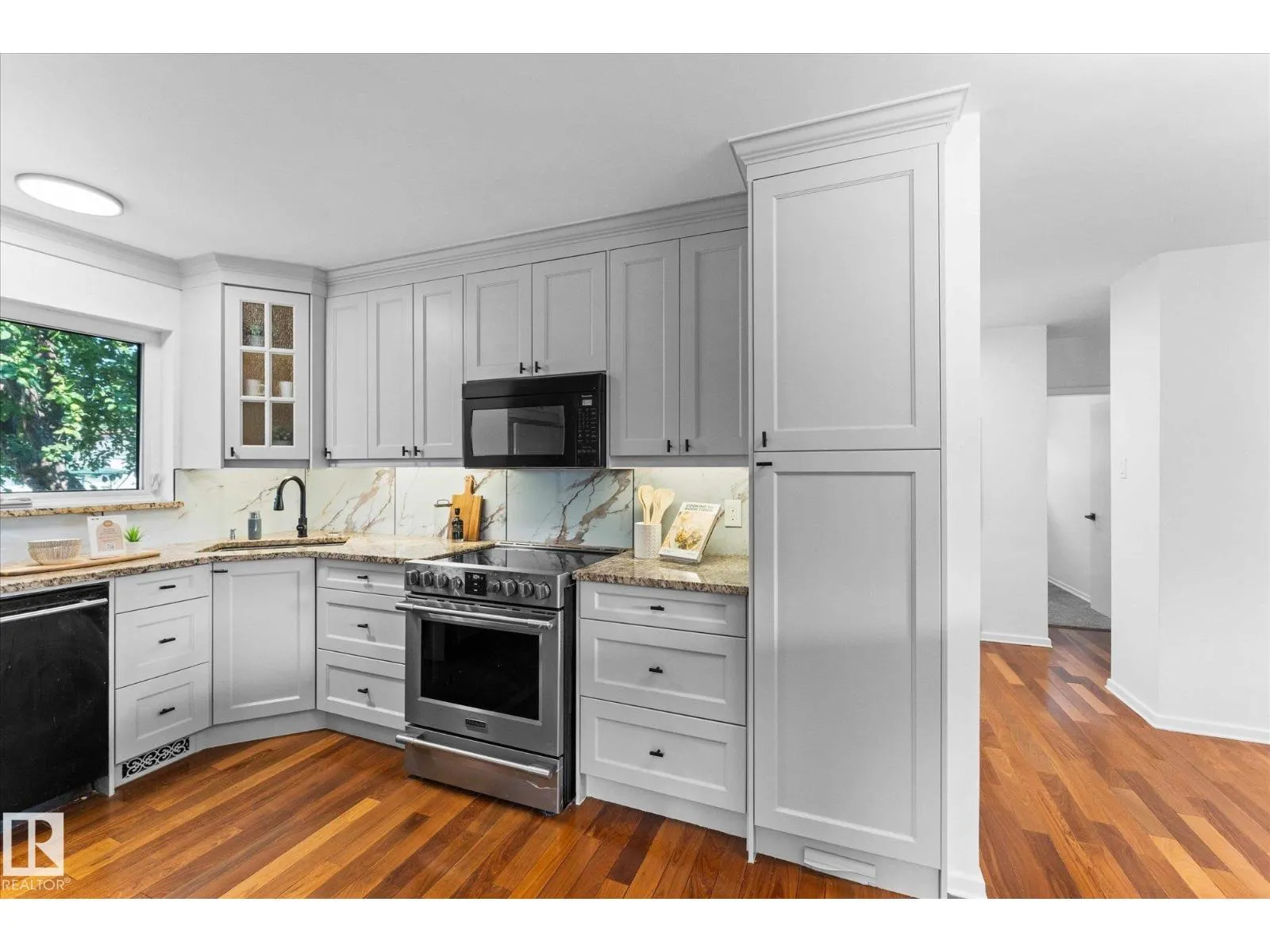 10112 81 ST NW