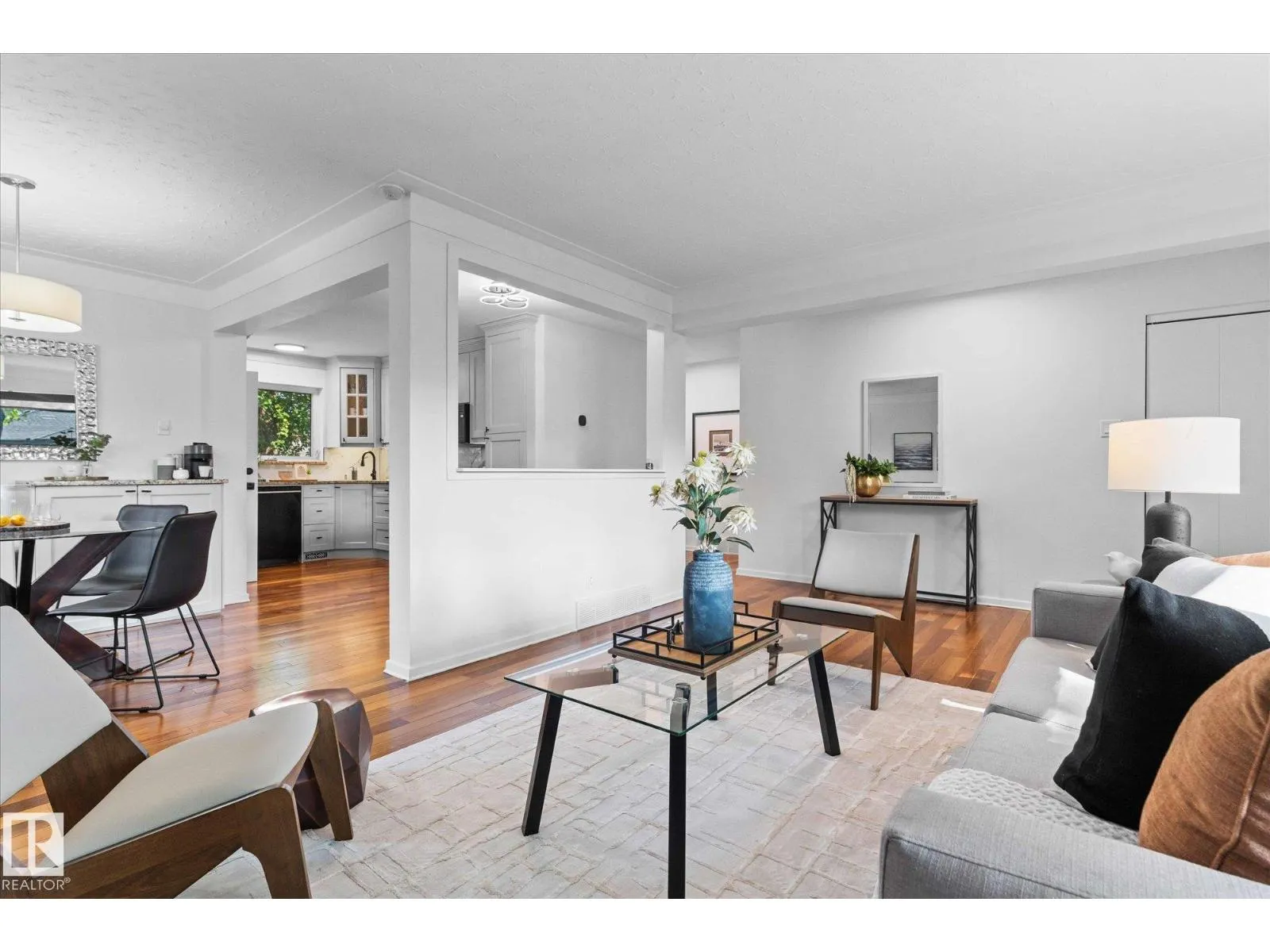 10112 81 ST NW