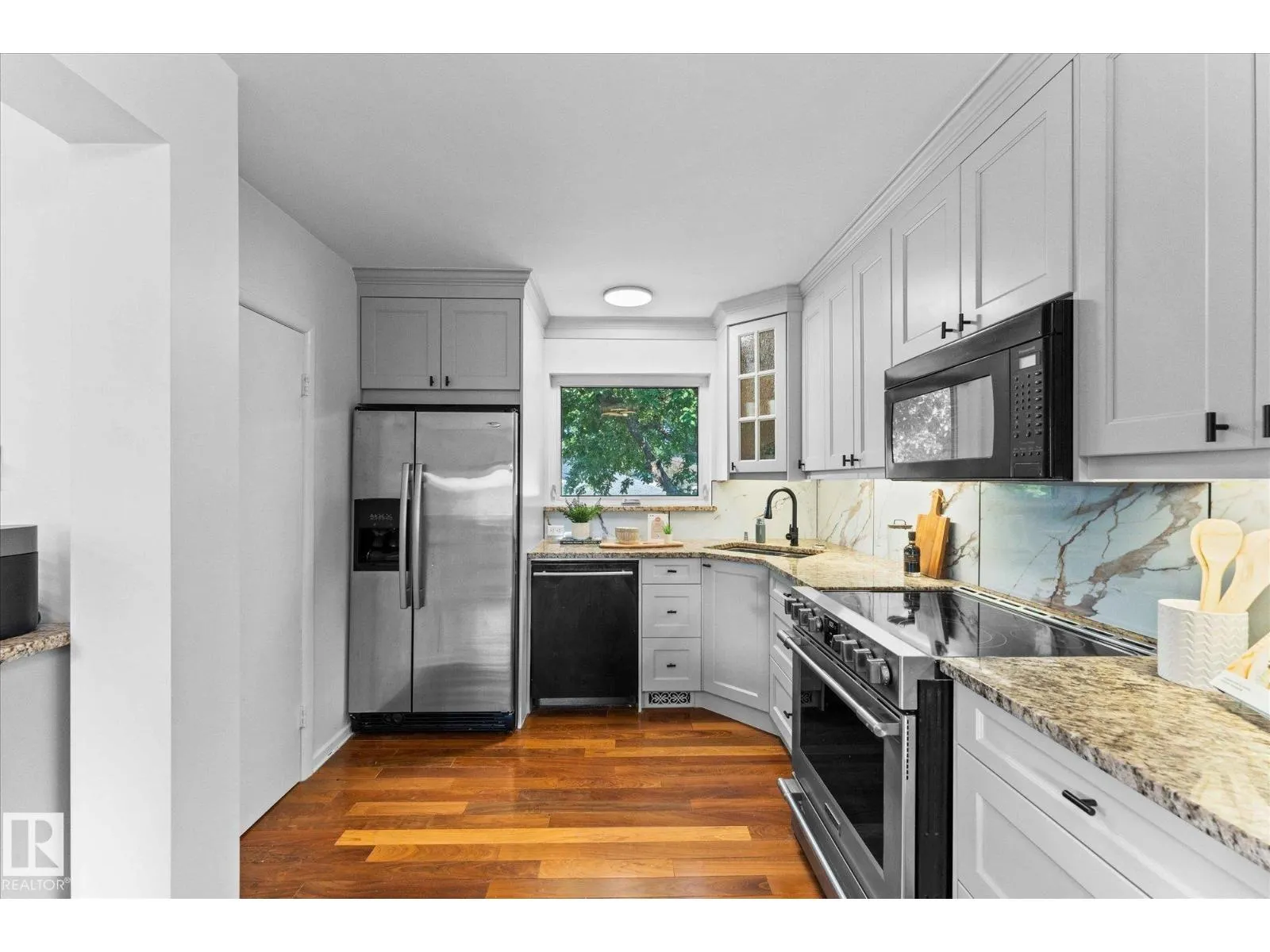 10112 81 ST NW